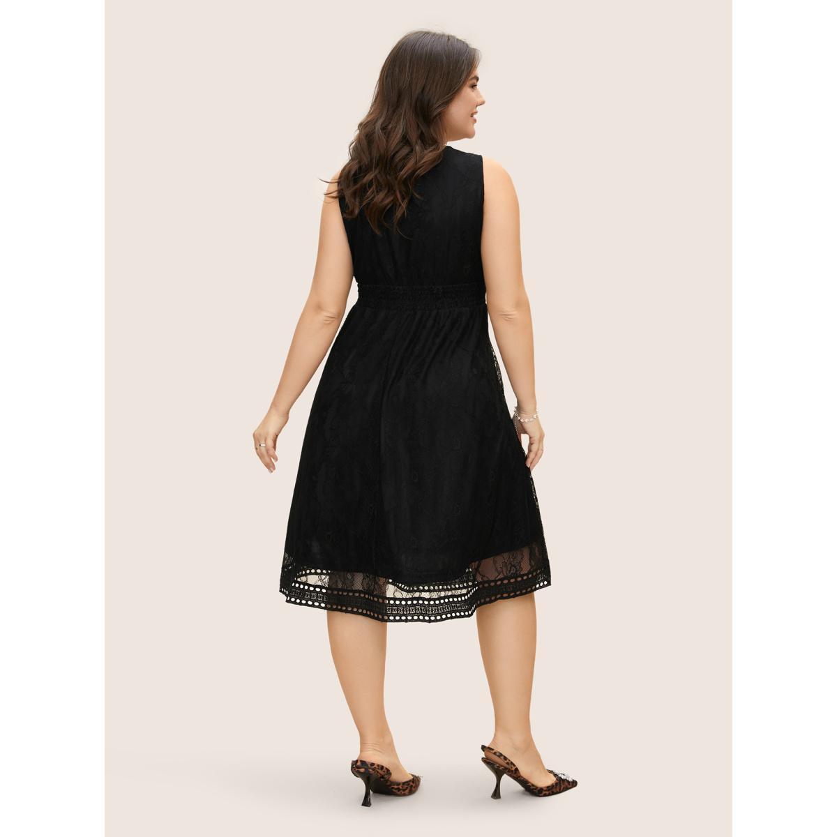 Plus Size Crochet Lace Mesh Pocket Tank Dress Black Women Cocktail Woven ribbon&lace trim V-neck Sleeveless Curvy BloomChic 26/4X Product Image