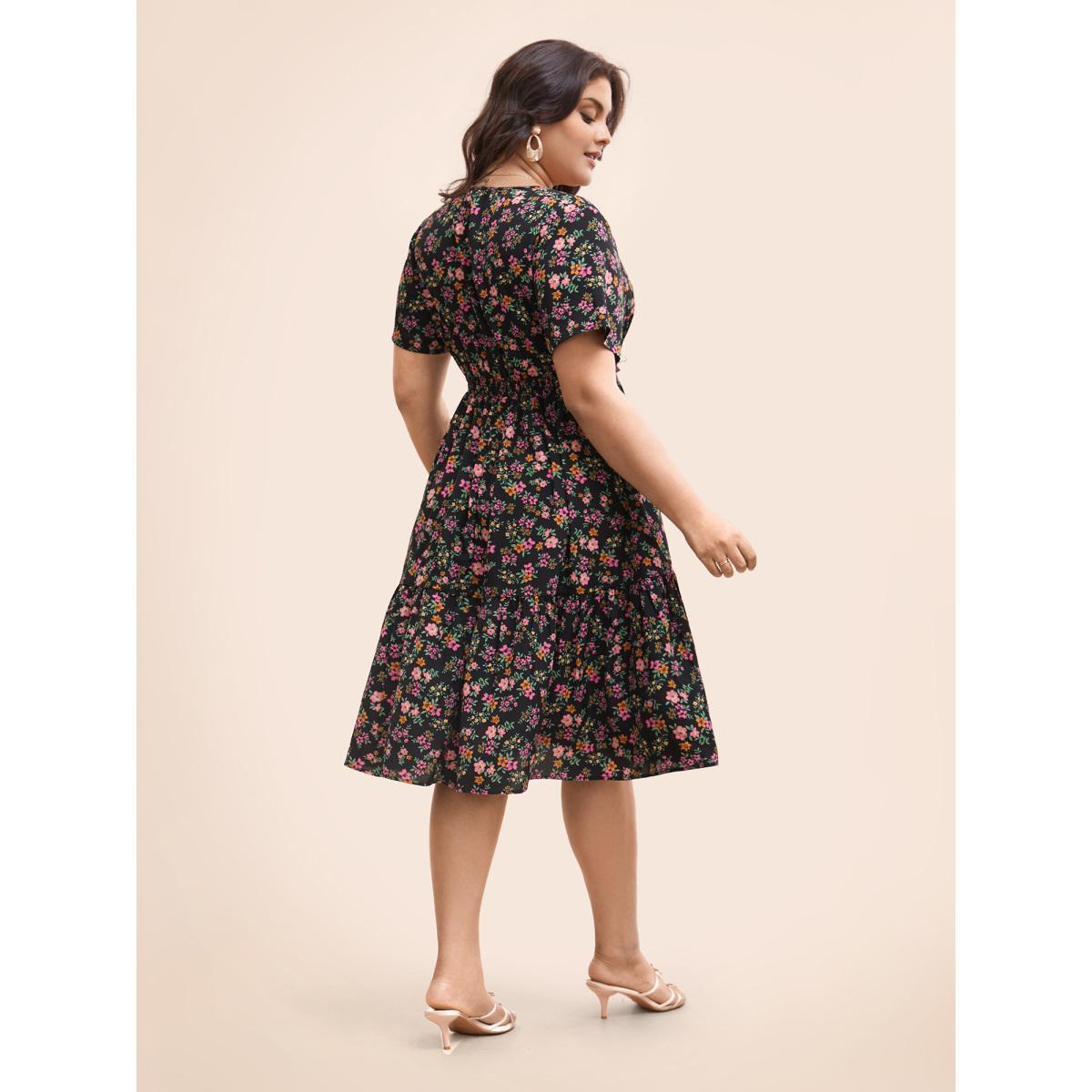 Plus Size V Neck Ditsy Floral Shirred Dress Black Women Elegant Shirred V-neck Short sleeve Curvy BloomChic 12/L Product Image