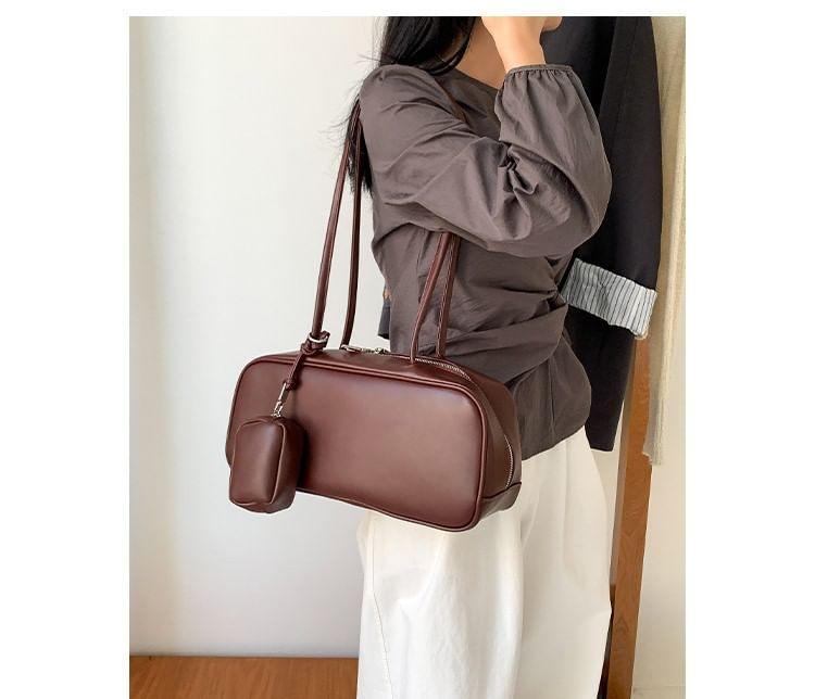 Set: Plain Faux Leather Tote Bag + Pouch Product Image