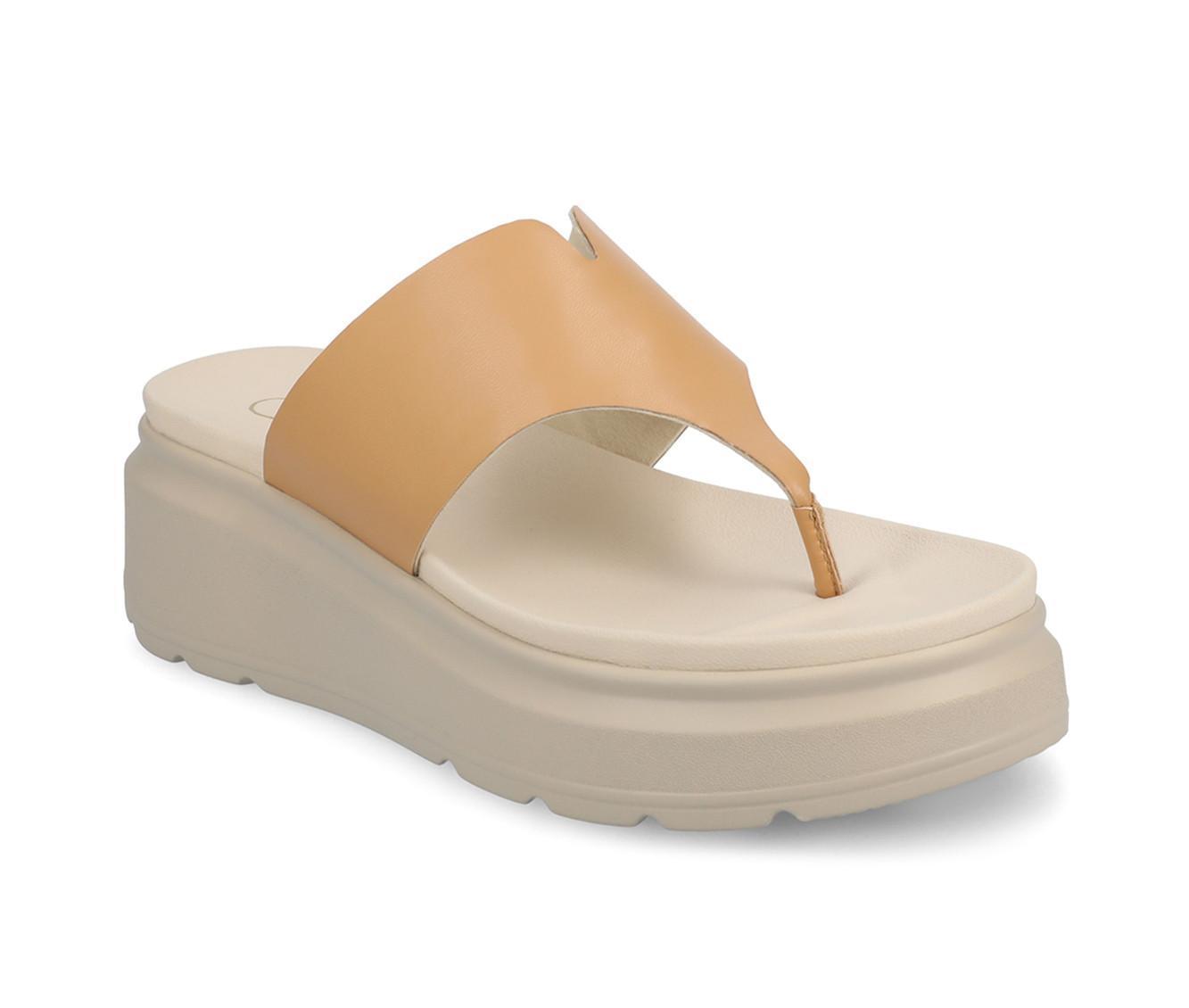 Women's Journee Collection Carah Platform Flip-Flops Product Image