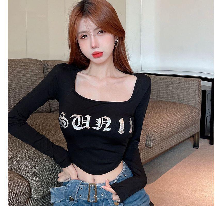 Long-Sleeve Square Neck Lettering Cropped T-Shirt Product Image