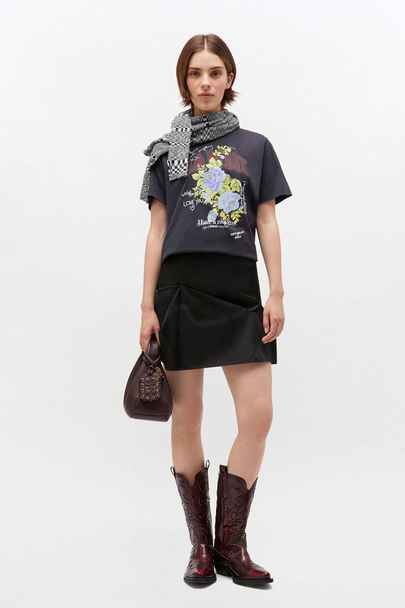 Black Rose T-shirt Product Image