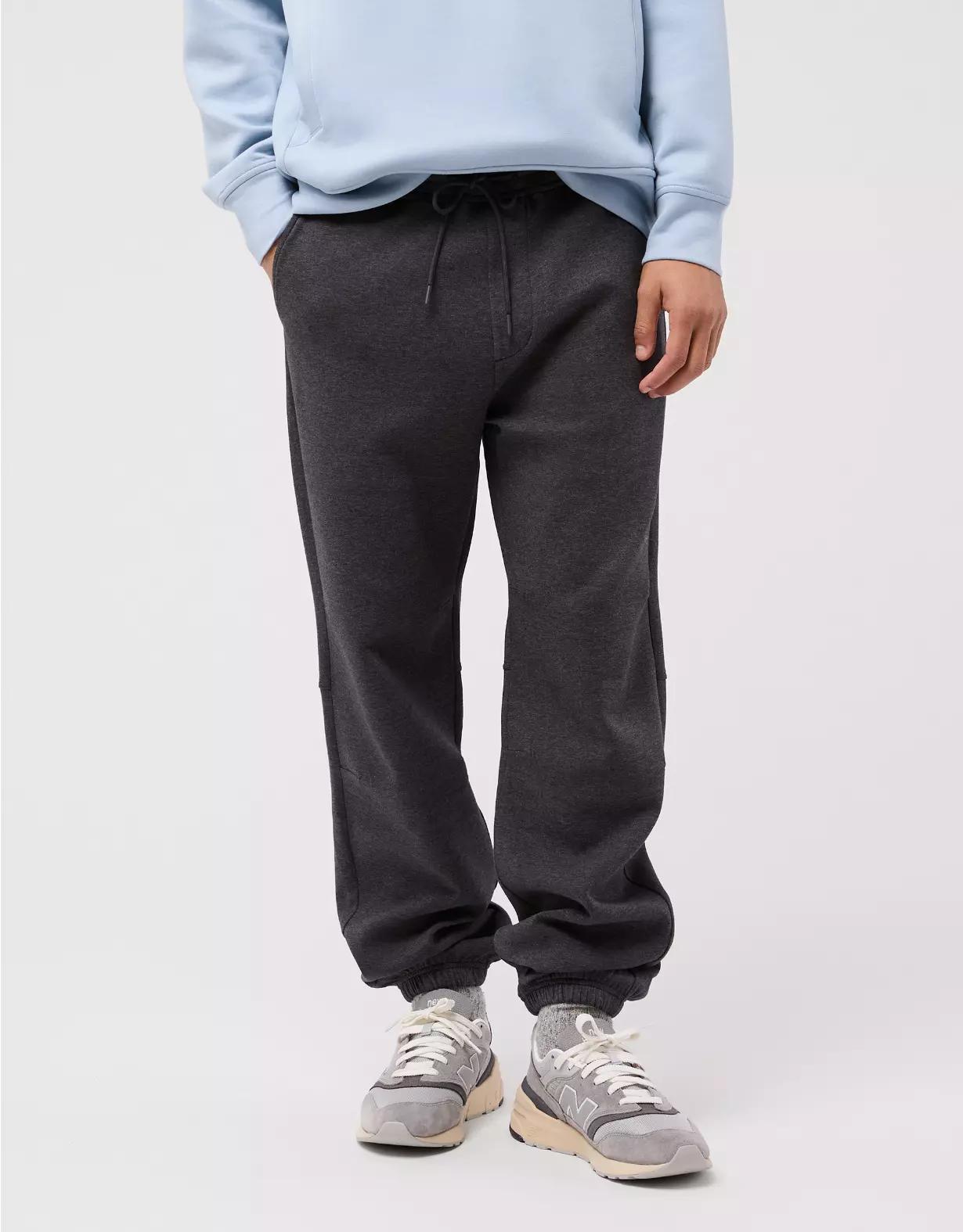 AE 24/7 Tech Fleece Jogger Product Image