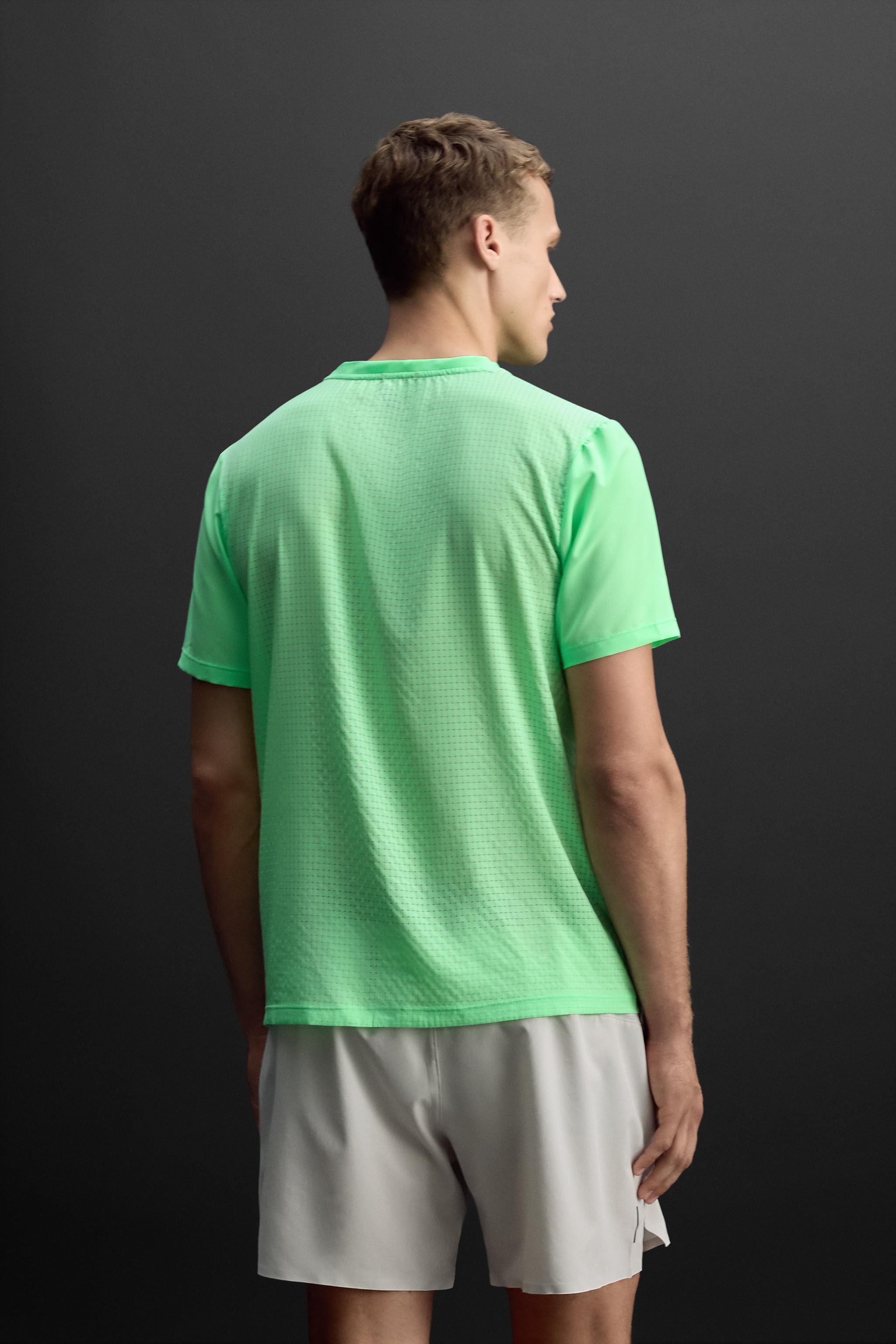 LIGHTWEIGHT TRAINING T-SHIRT Product Image