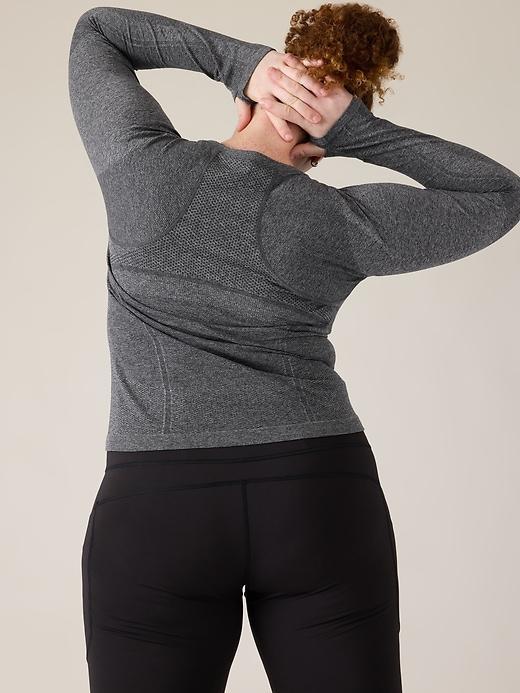 Momentum Seamless Heather Top Product Image