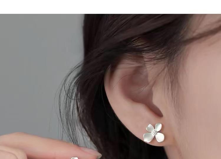 Sterling Silver Floral Stud Earring Product Image