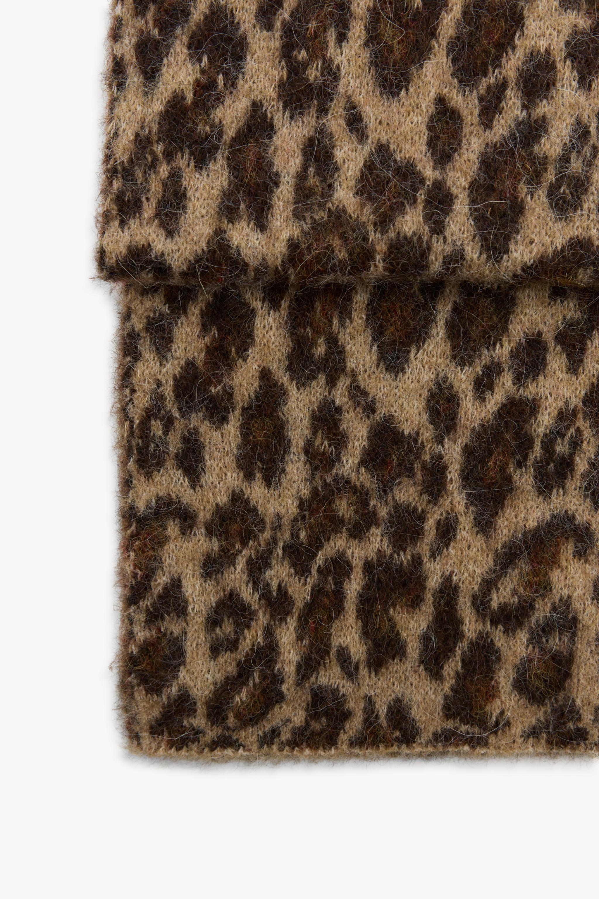 ANIMAL PRINT WOOL AND ALPACA BLEND SCARF Product Image