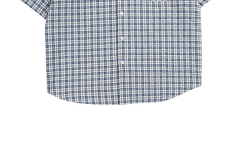 Short-Sleeve Plaid Shirt Product Image