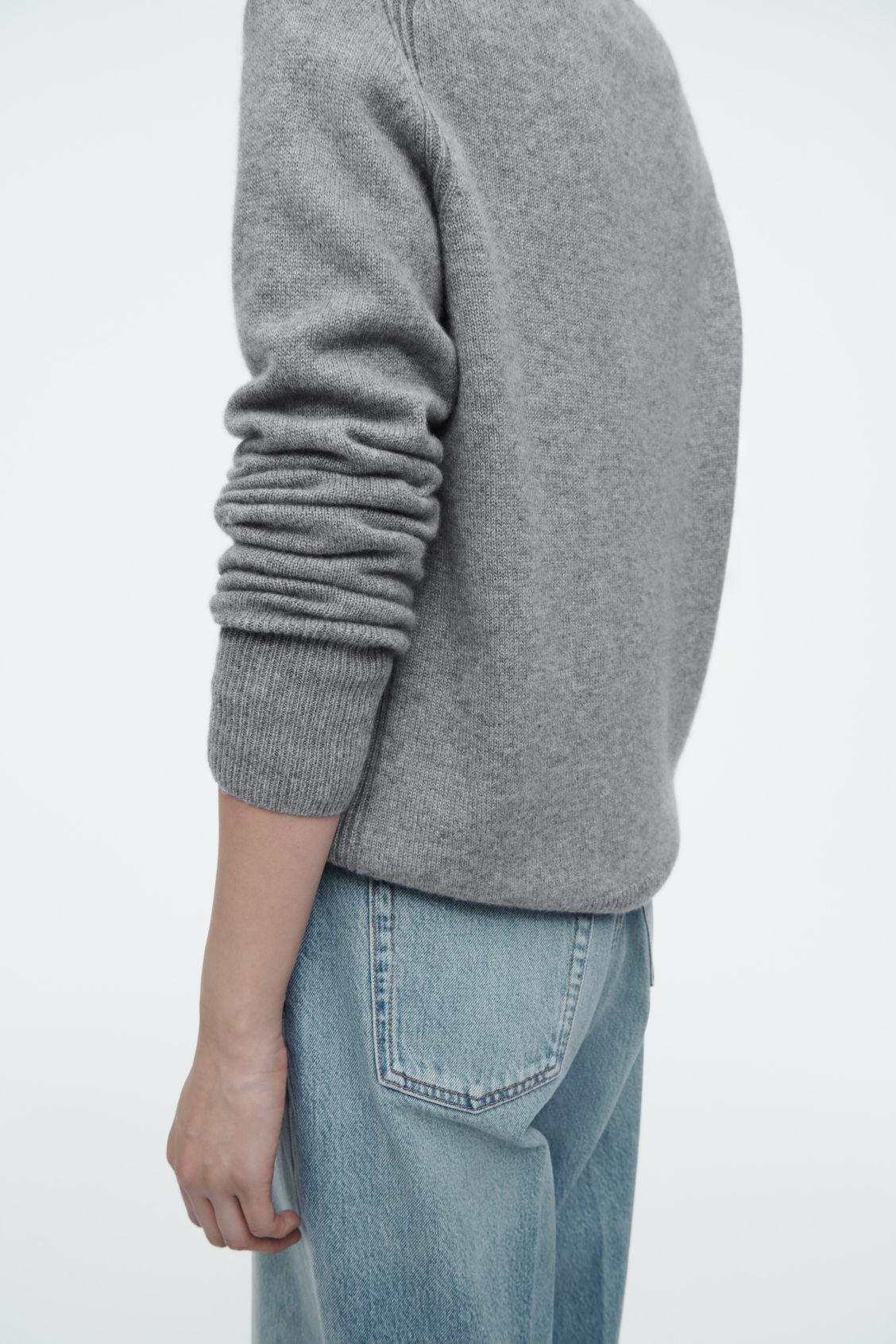 PURE CASHMERE SWEATER Product Image