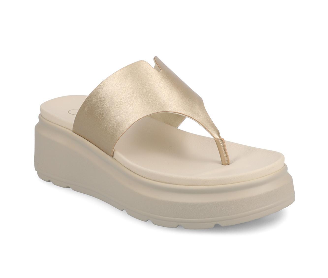 Women's Journee Collection Carah Platform Flip-Flops Product Image