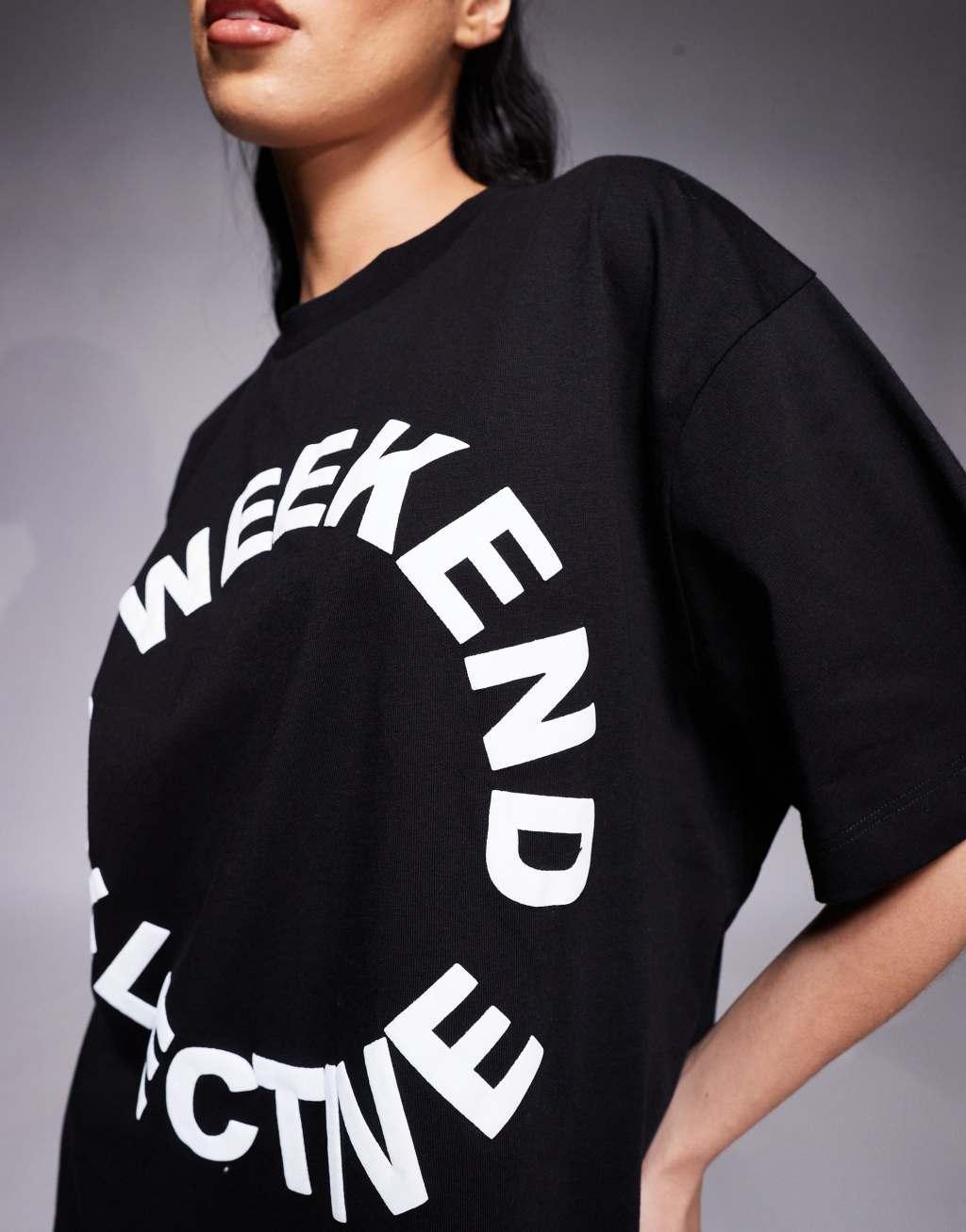 Weekend Collective Icon oversized t-shirt with circle logo graphic in black Product Image