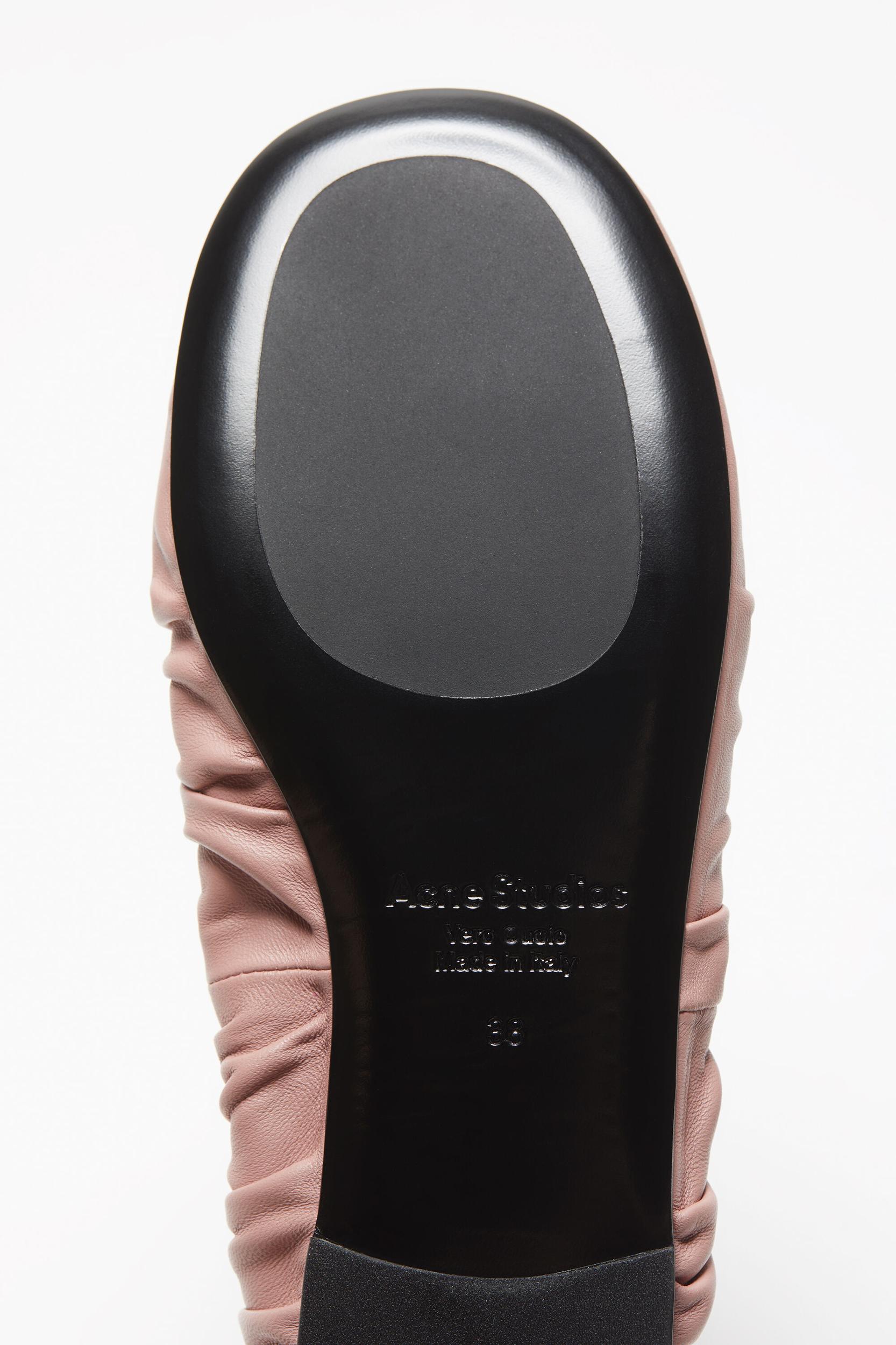 Leather ballet flat Product Image