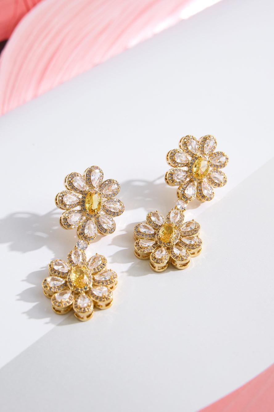 18k Gold Plated Daisy Loves Diamonds Earrings Gold Product Image