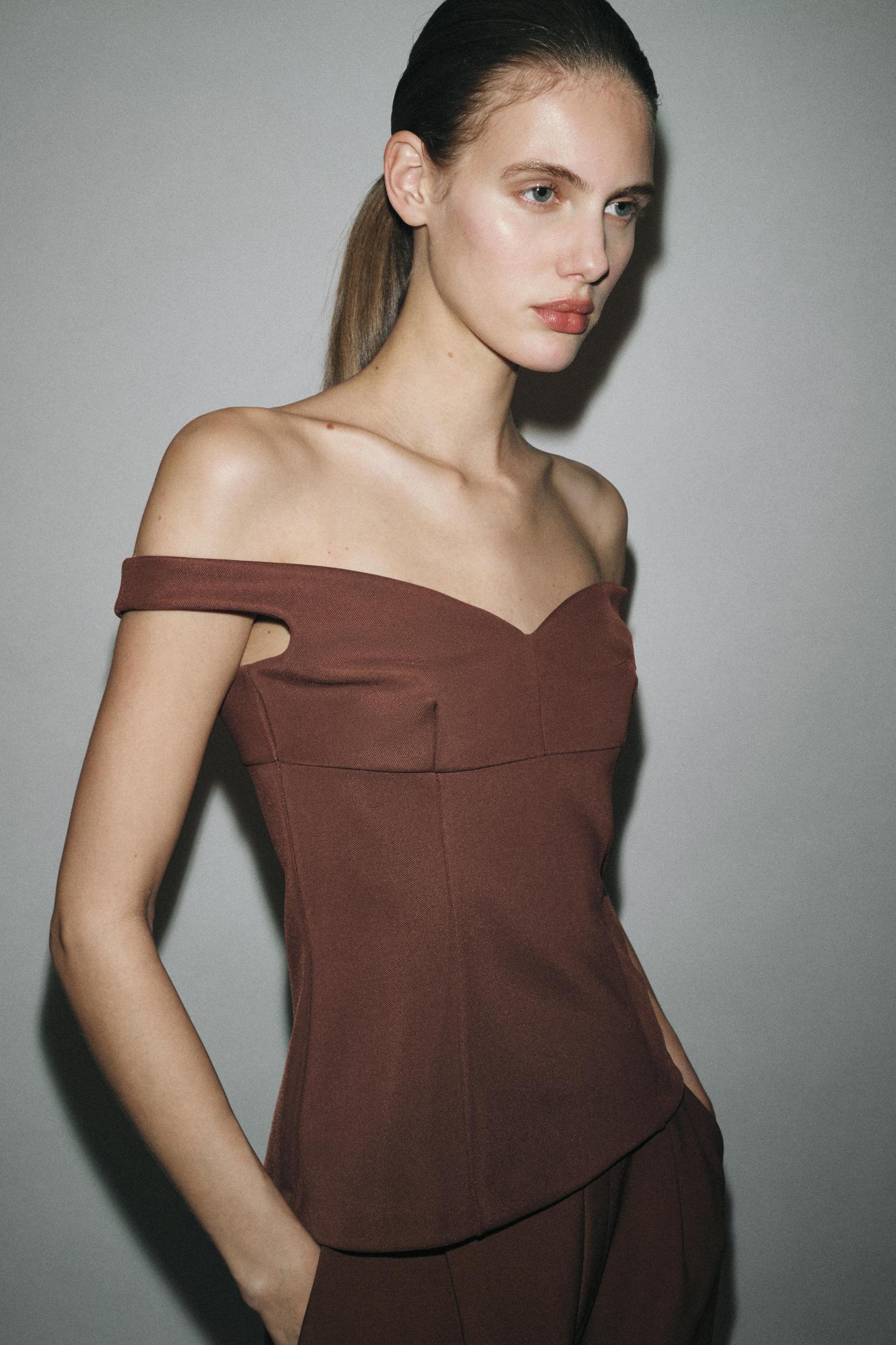 STRAPLESS TOP Product Image