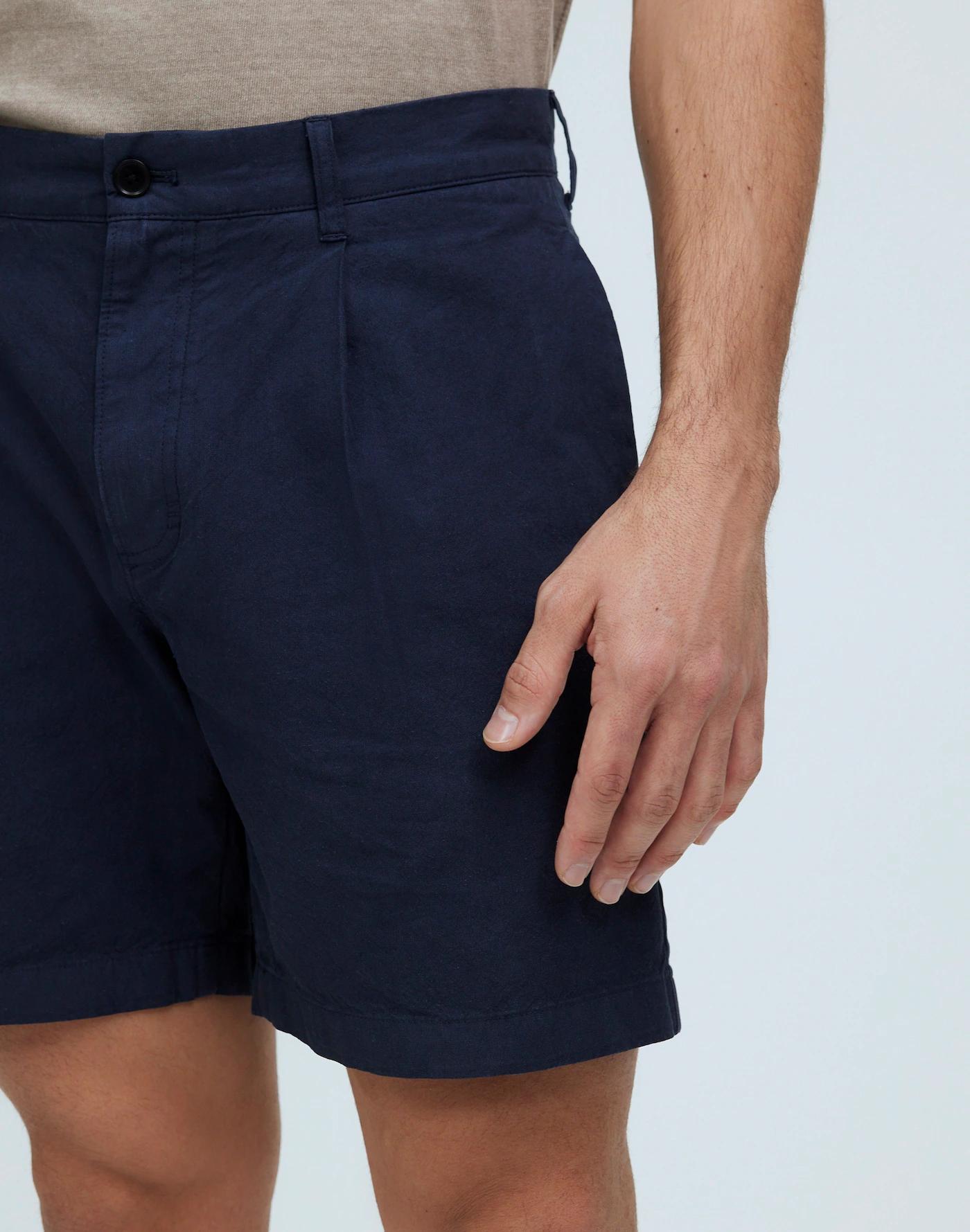Cotton-Hemp Blend Pleated Shorts Product Image