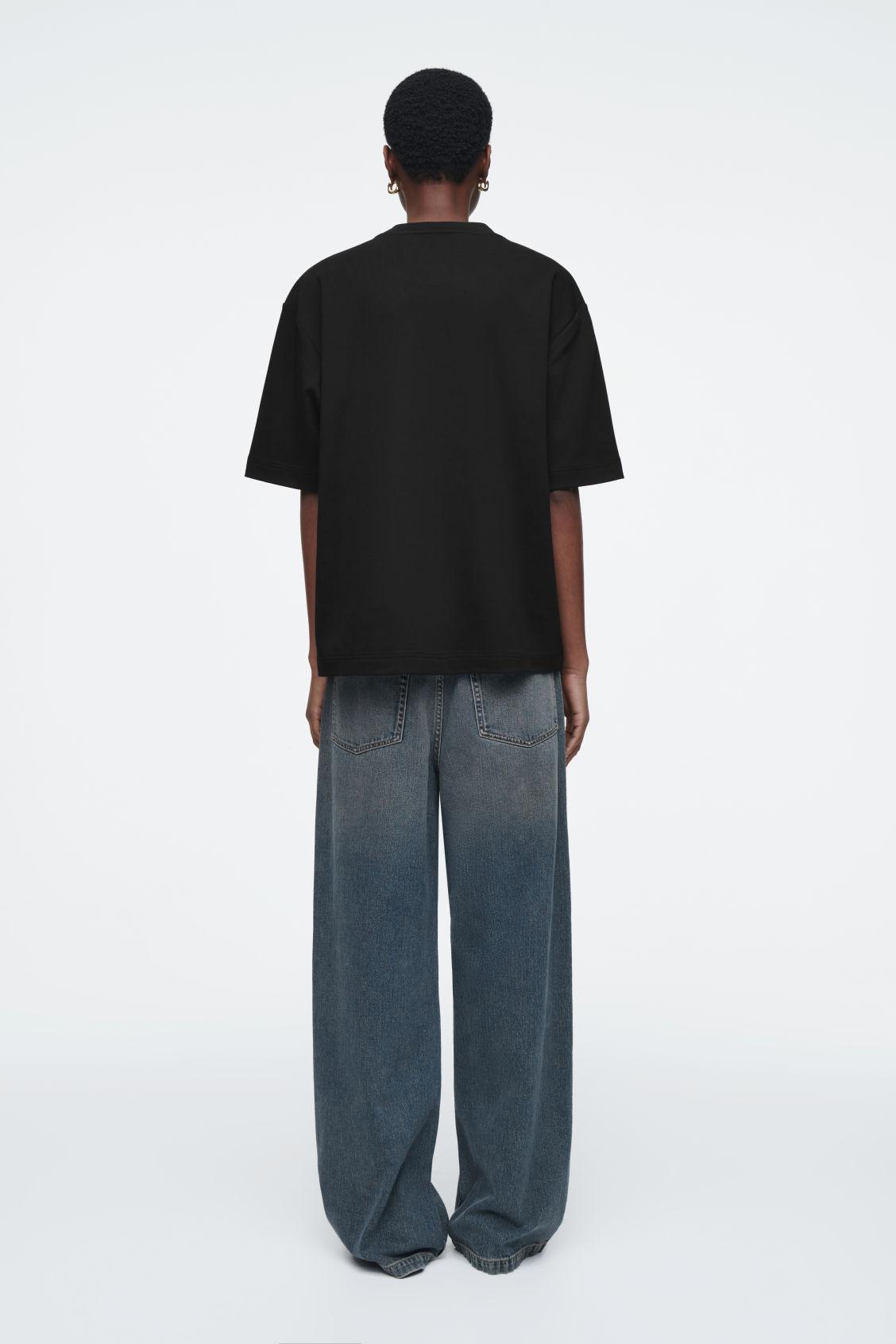 OVERSIZED COTTON T-SHIRT Product Image