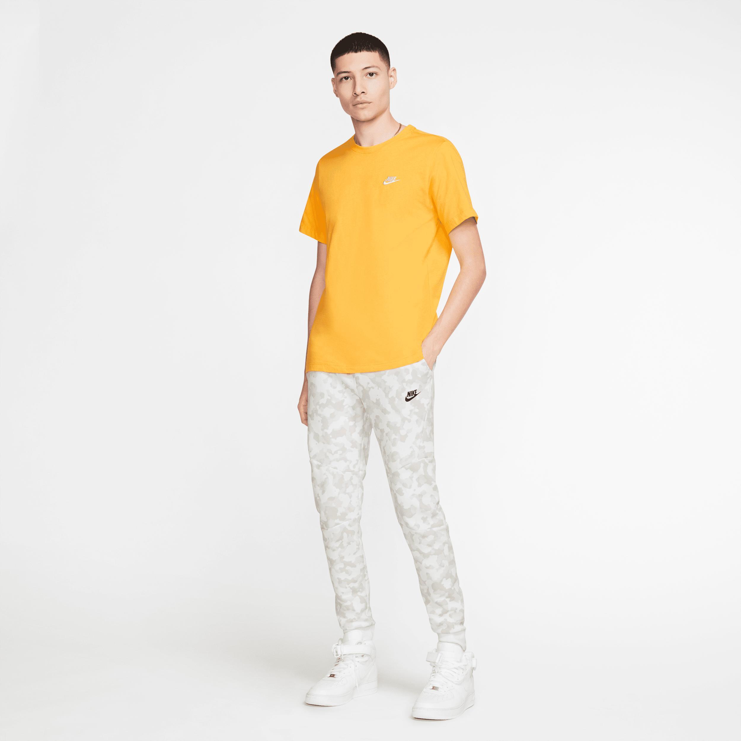 Nike Sportswear Club Men's T-Shirt Product Image
