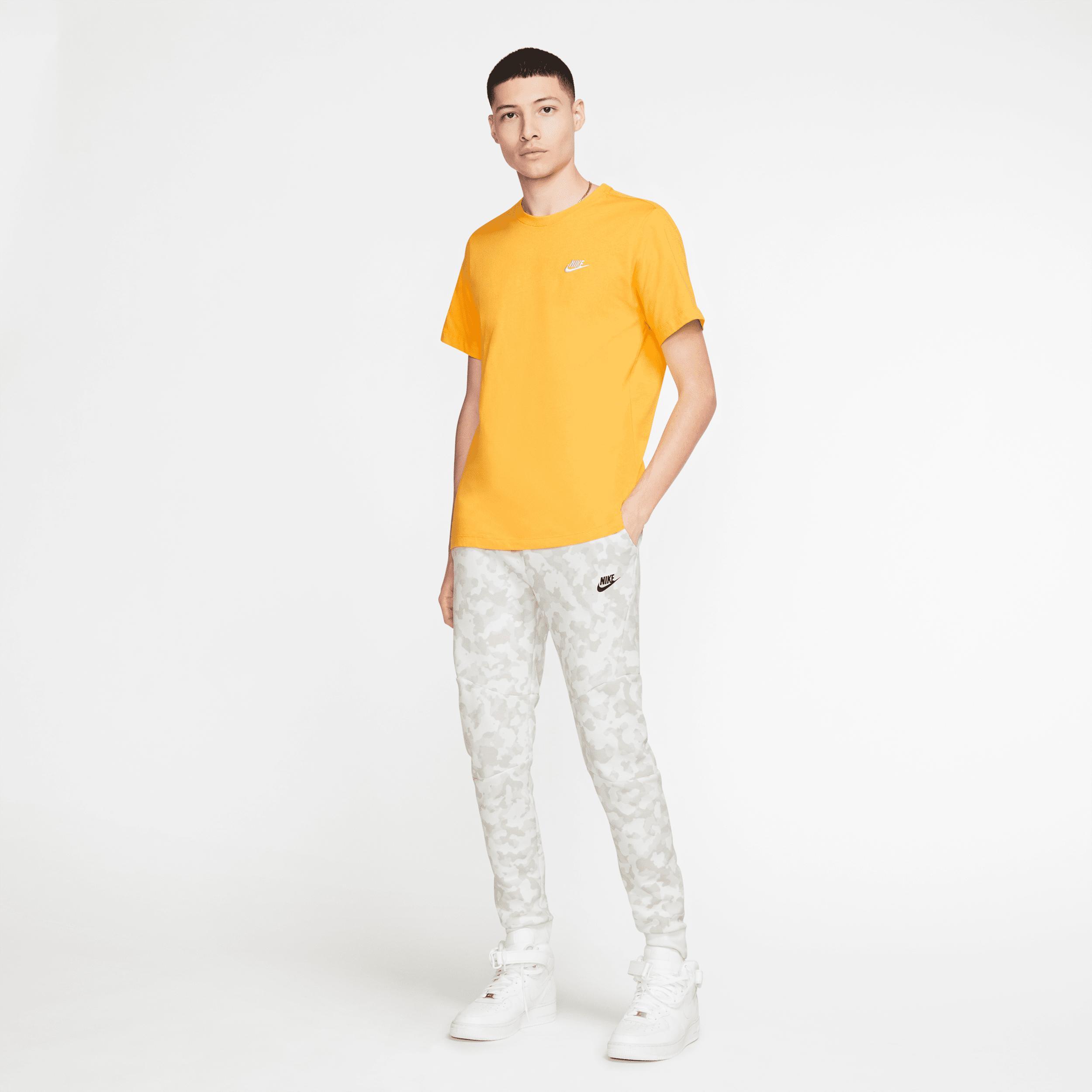 Nike Sportswear Club Men's T-Shirt Product Image