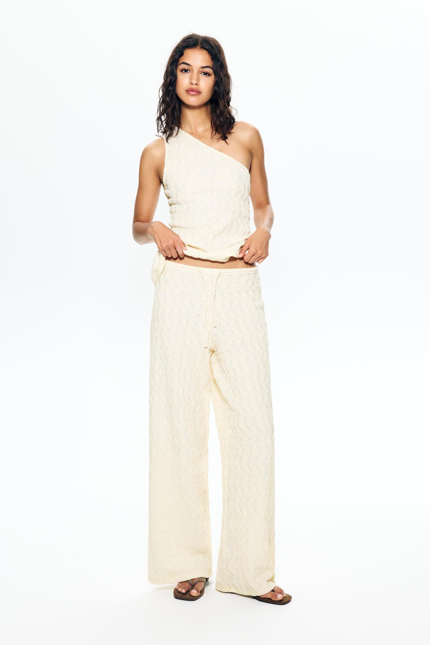 Textured loose-fitting pants Product Image