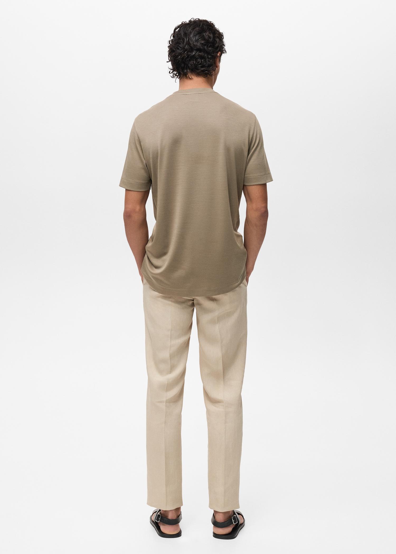 Short-sleeved lyocell t-shirt - Men | MANGO USA Product Image