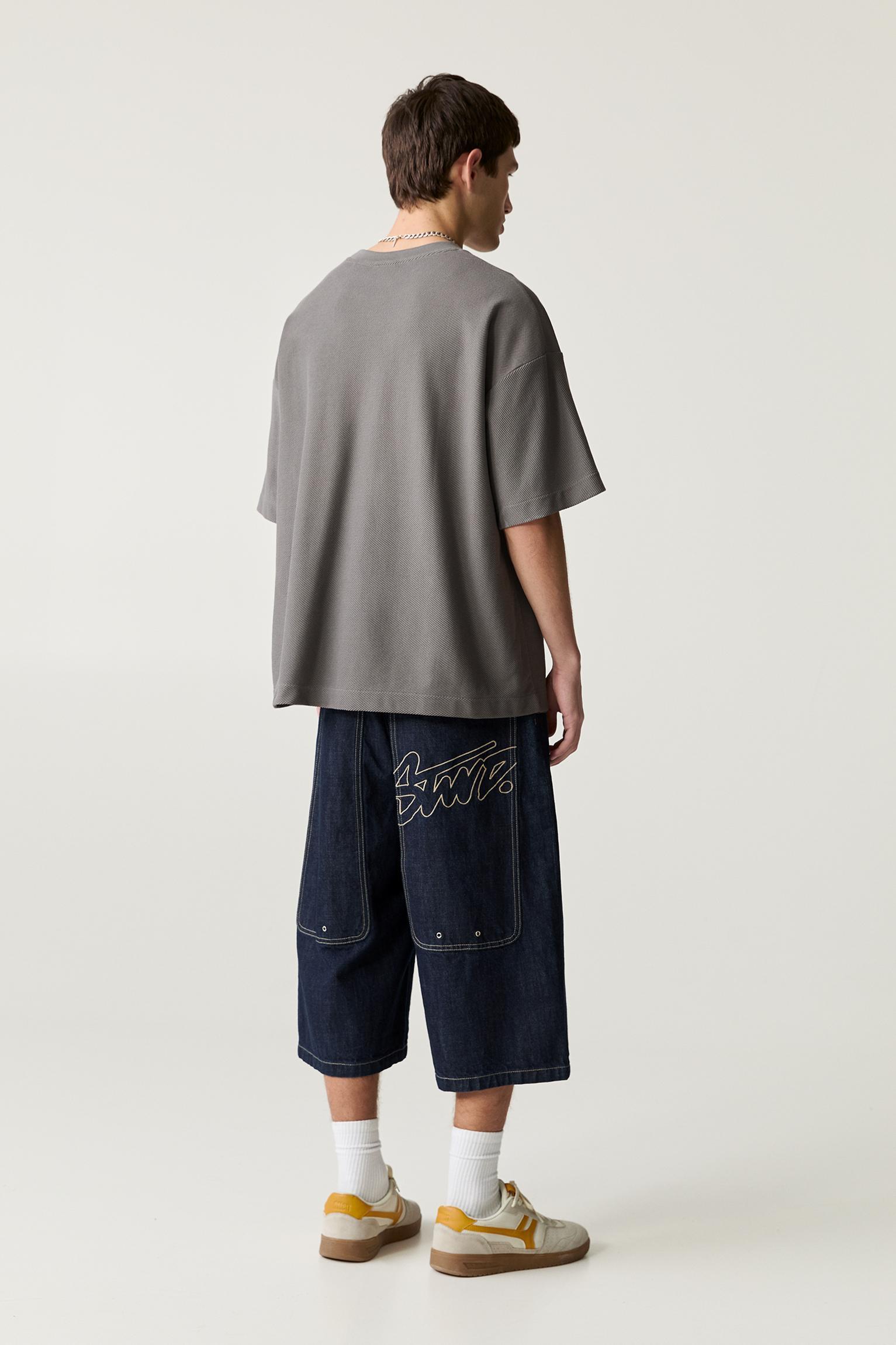 Textured short sleeve sweatshirt Product Image