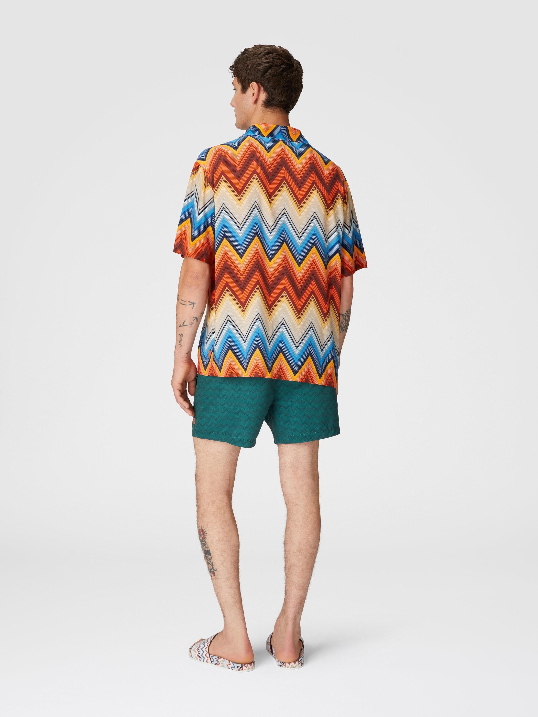 Viscose bowling shirt with macro zigzag and breast pocket Product Image