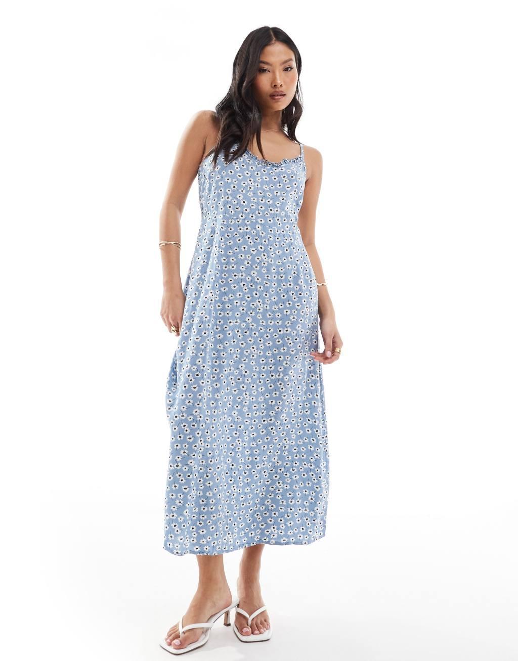 Pieces Petite frill cami maxi dress in blue ditsy floral Product Image