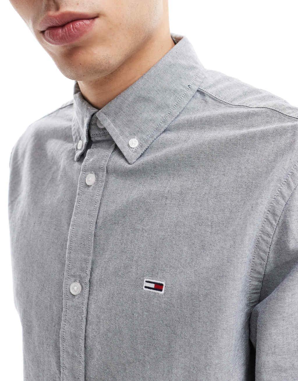 Tommy Jeans regular oxford shirt in gray Product Image