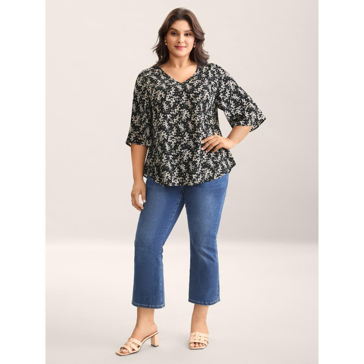 Plus Size Black Floral Print Curvy Hem V-Neck Shirt Women Resort Elbow-length sleeve V-neck Vacation Blouses BloomChic 26/4X Product Image