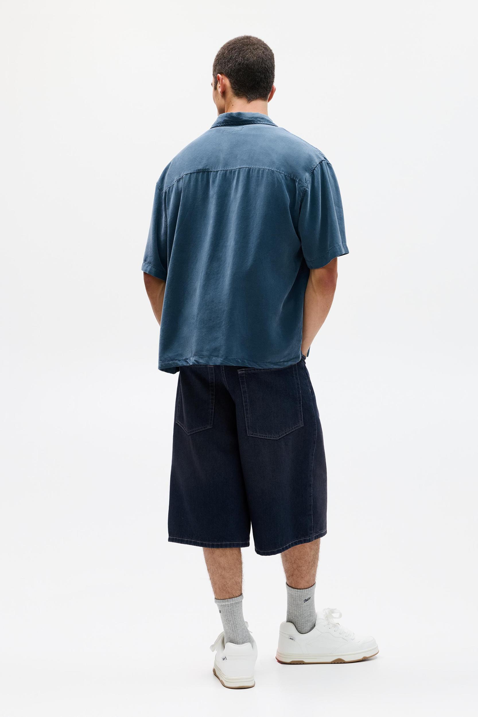 Short sleeve flowing shirt Product Image