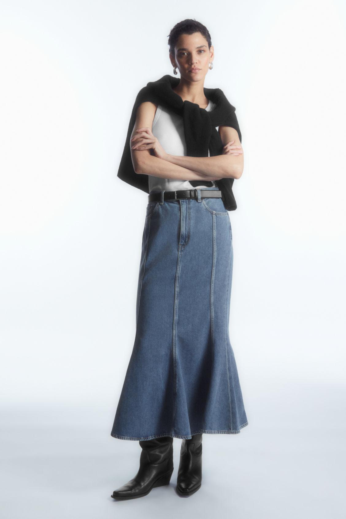 PANELED FLARED DENIM SKIRT Product Image