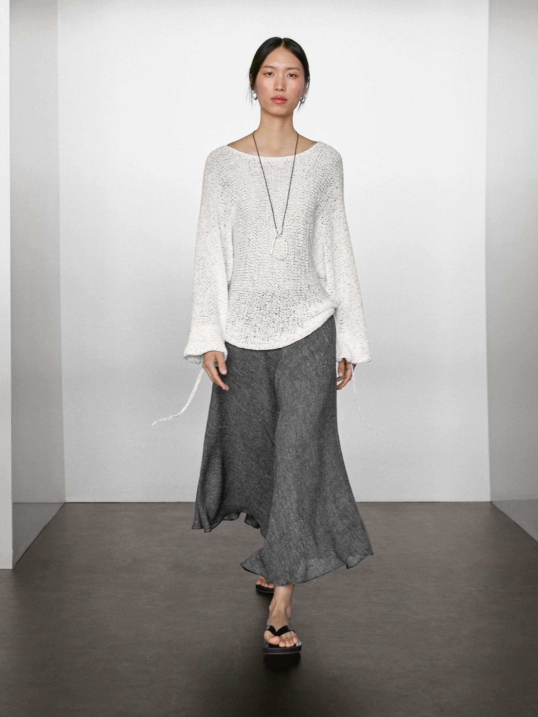 Balloon sleeve sweater with bows Product Image