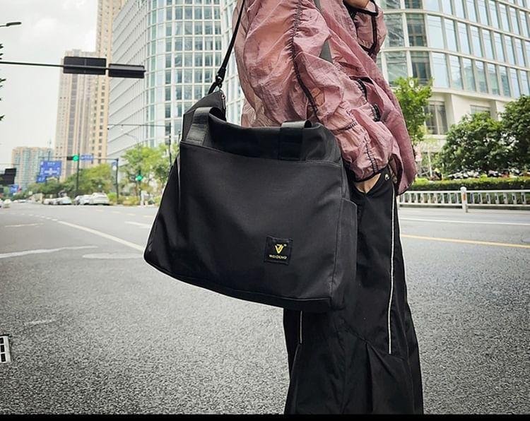 Plain Nylon Carryall Bag Product Image