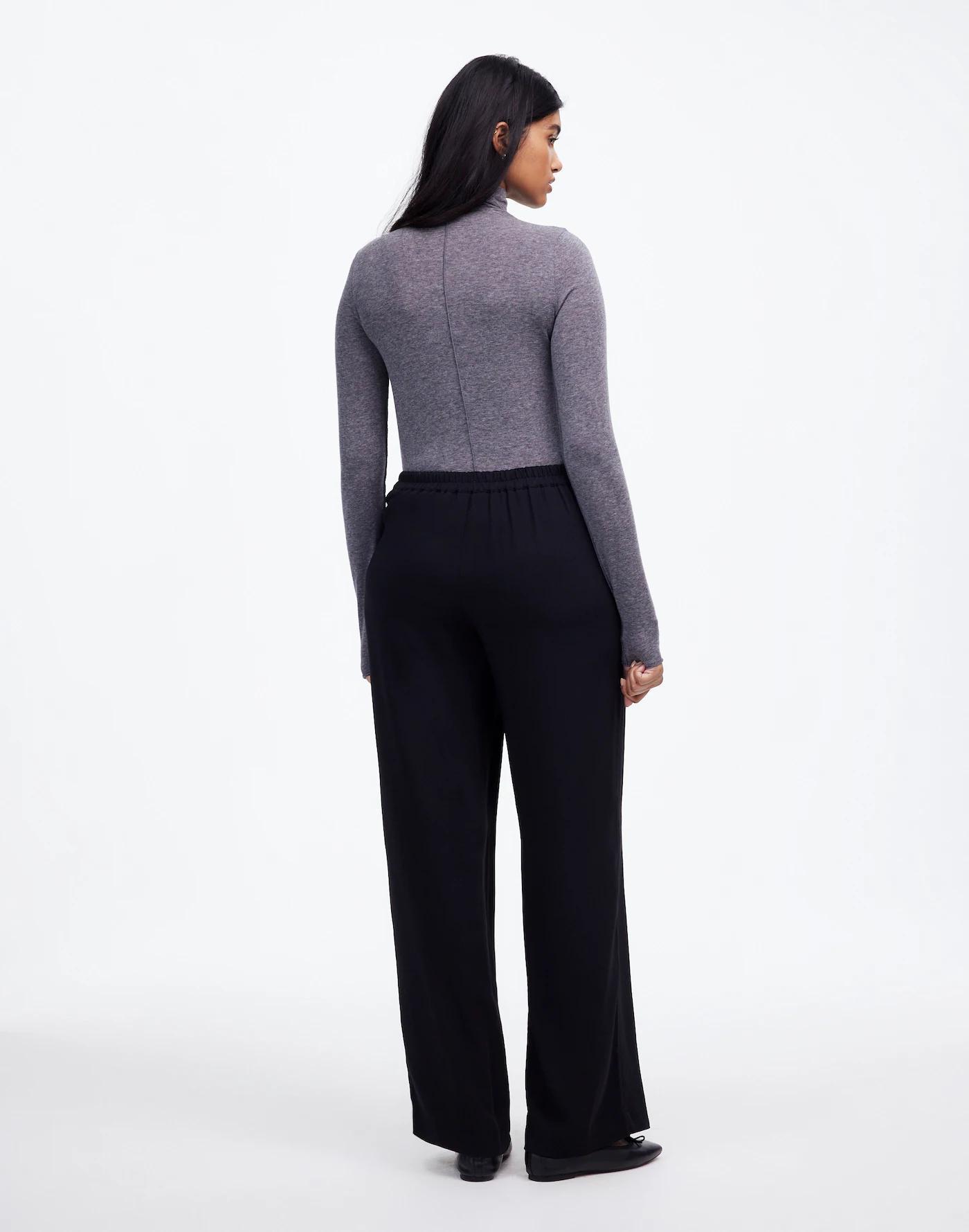 Pull-On Straight Pants in Crepe Product Image