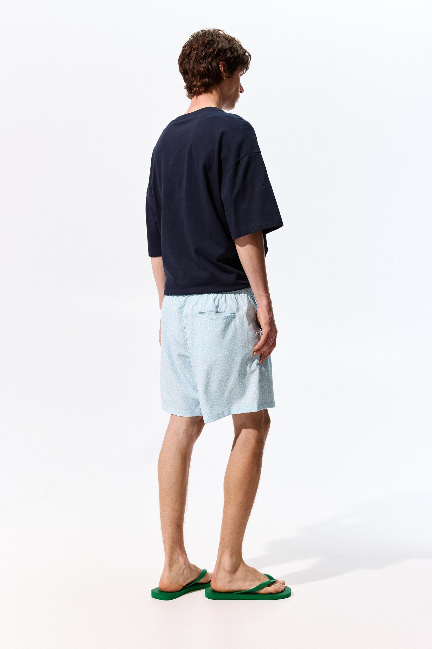 Floral board shorts Product Image