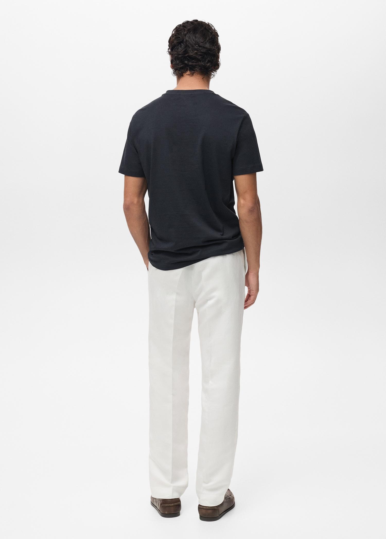 V-neck T-shirt - Men | MANGO USA Product Image