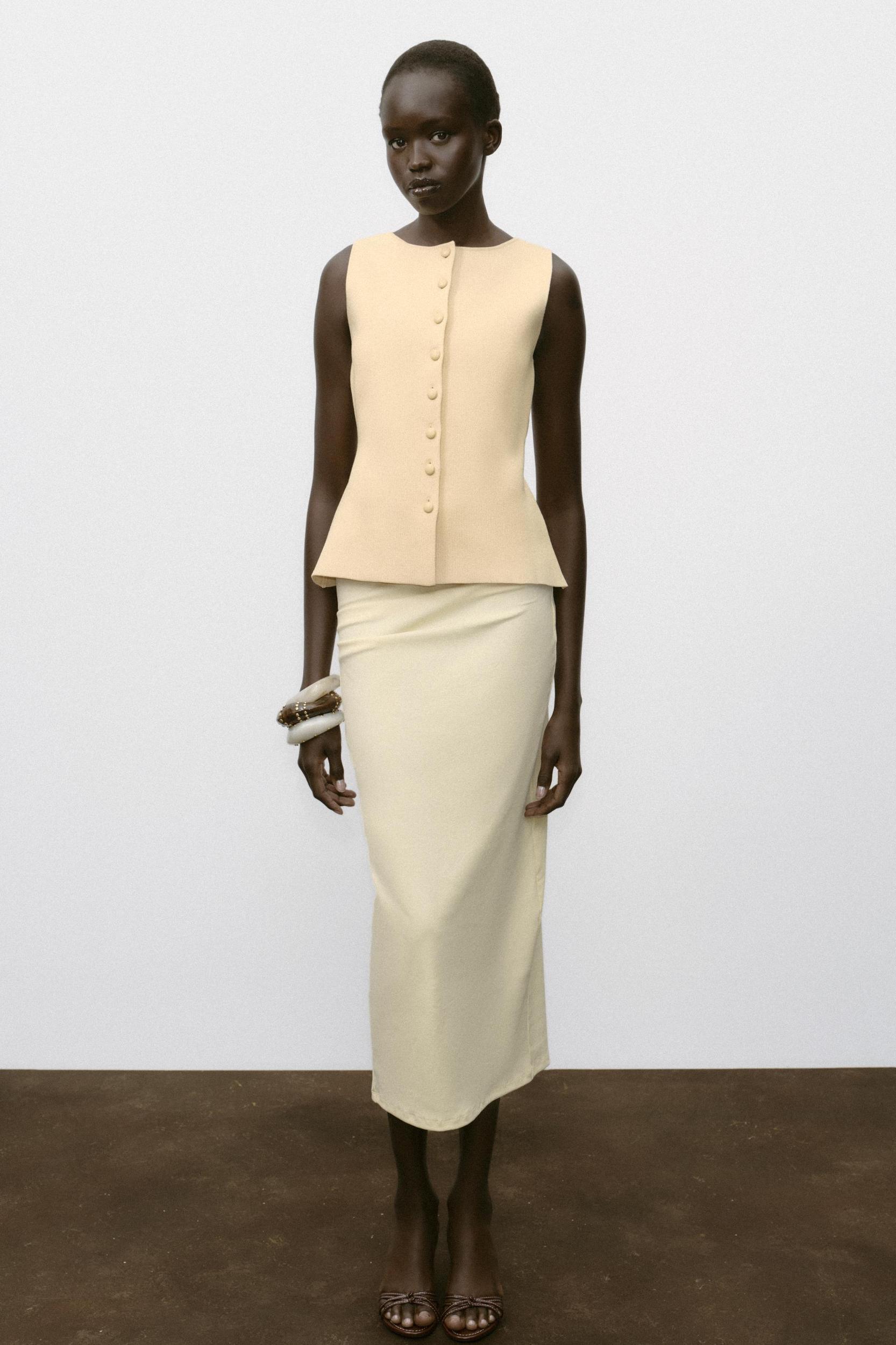 BUTTON KNIT VEST Product Image