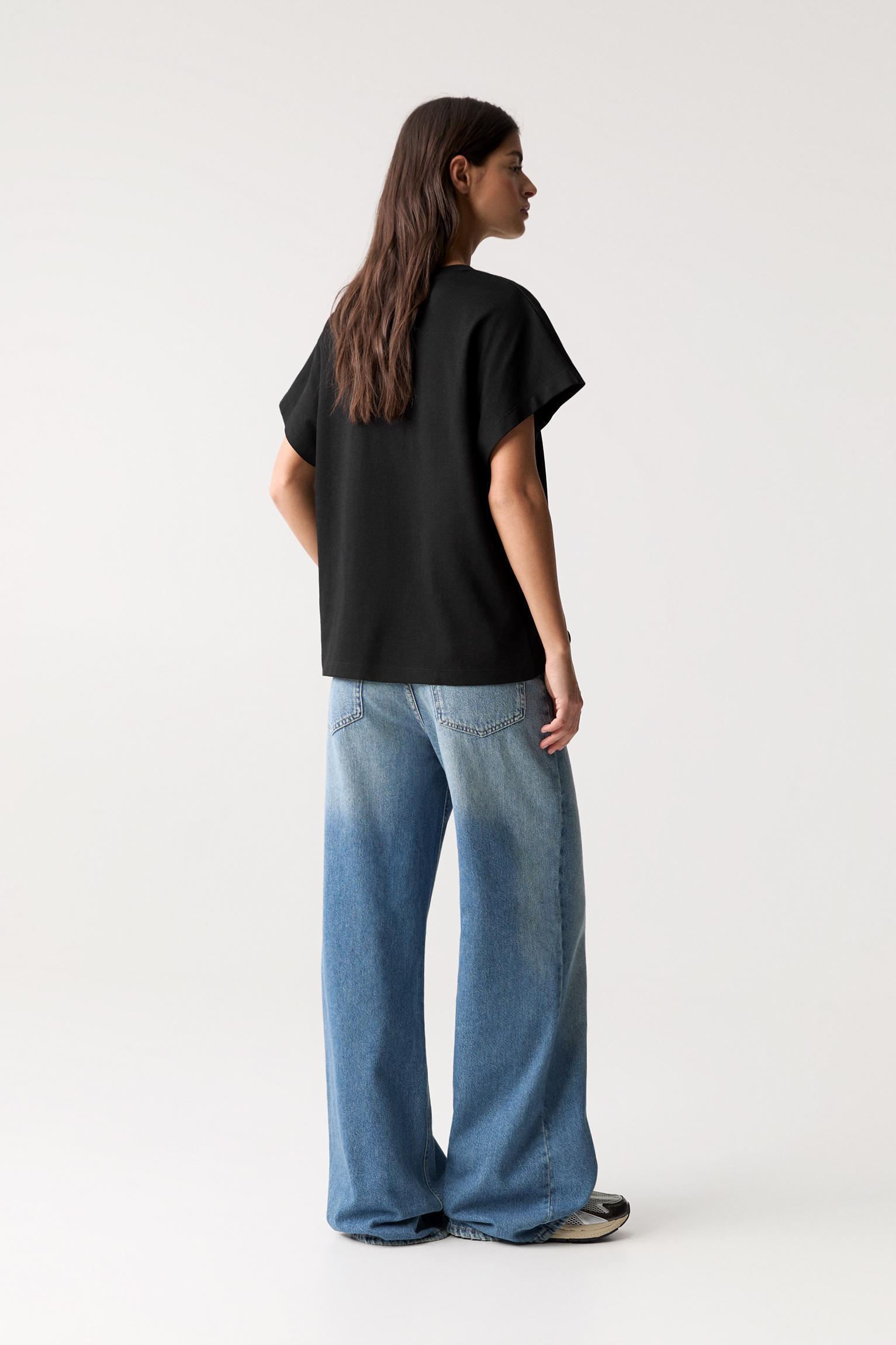Basic oversized T-shirt Product Image