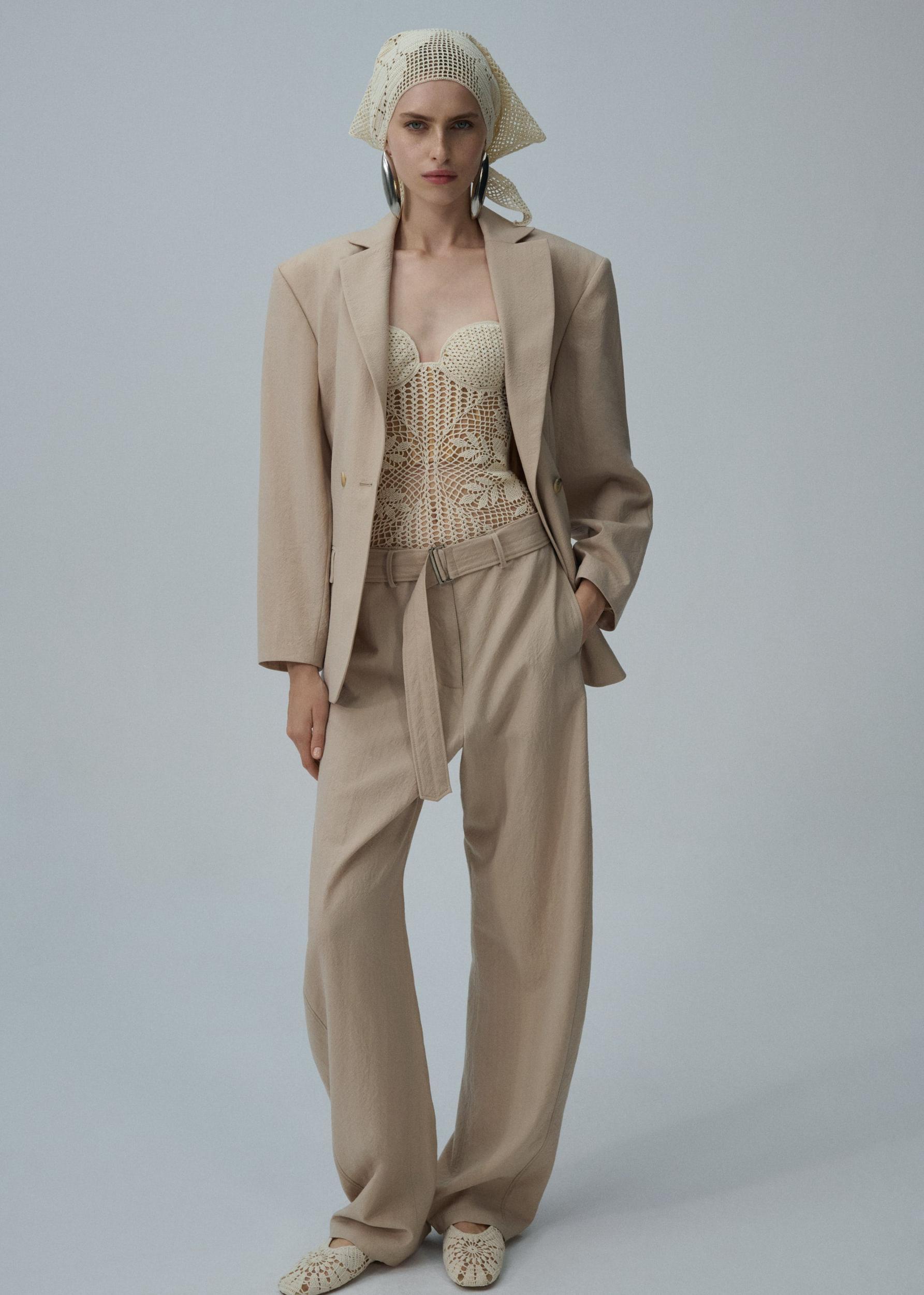 Wool hourglass blazer in beige Product Image