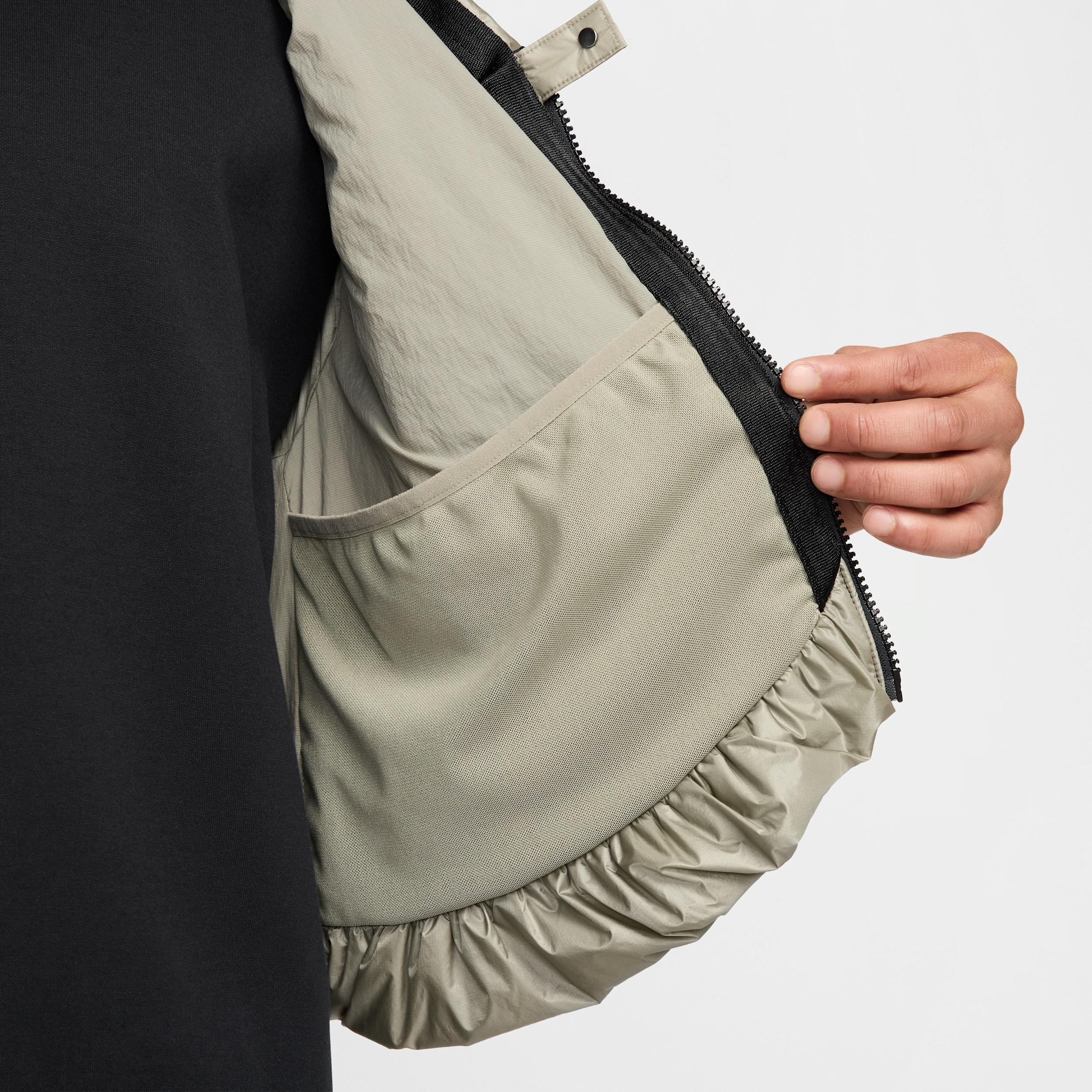 Nike Men's Tech Woven Vest Product Image