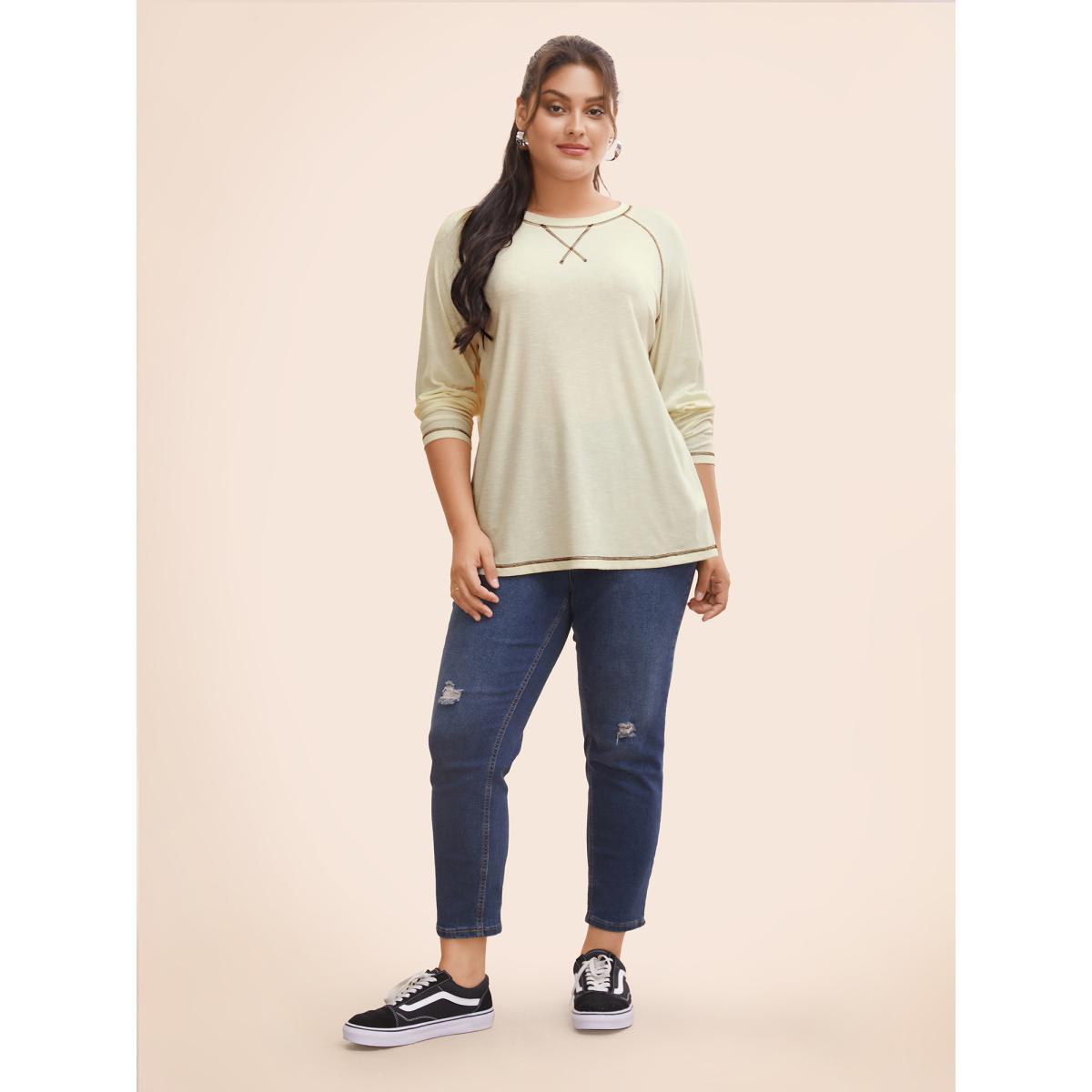 Plus Size Crew Neck Contrast Stitch Raglan Sleeve T-shirt Ivory Women Casual Topstitching Round Neck Everyday T-shirts BloomChic 26/4X Product Image
