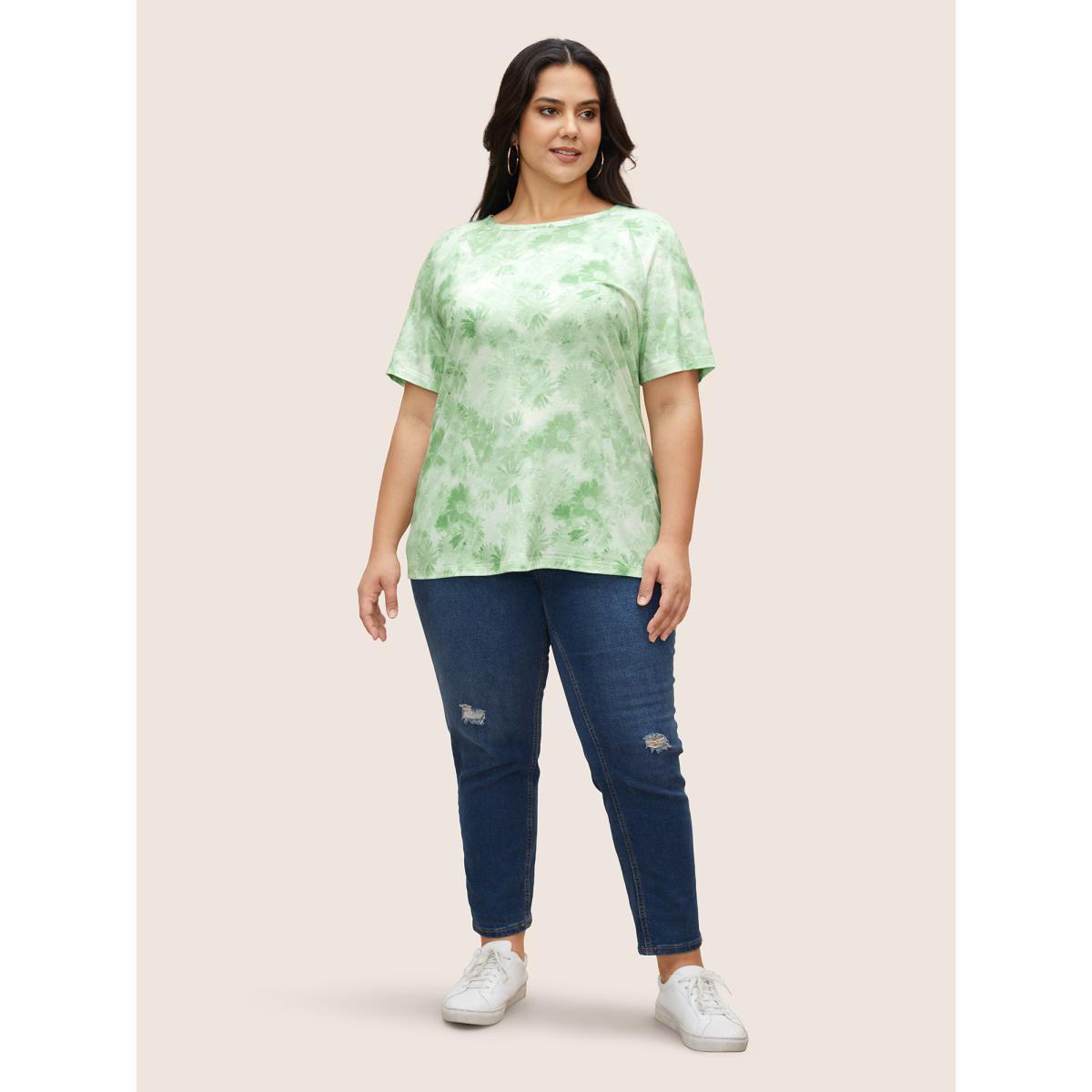 Plus Size Tie Dye Flowers Round Neck Raglan Sleeve T-shirt Green Women Casual Contrast Natural Flowers Round Neck Everyday T-shirts BloomChic 10/M Product Image