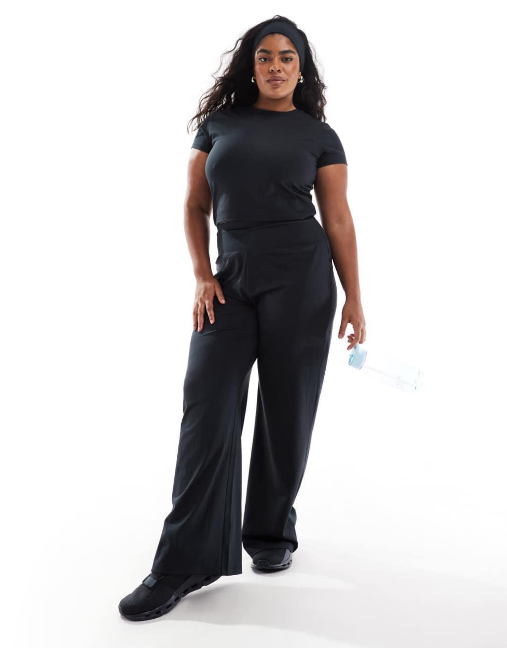 ASOS 4505 Curve Icon soft touch dance pant in black Product Image