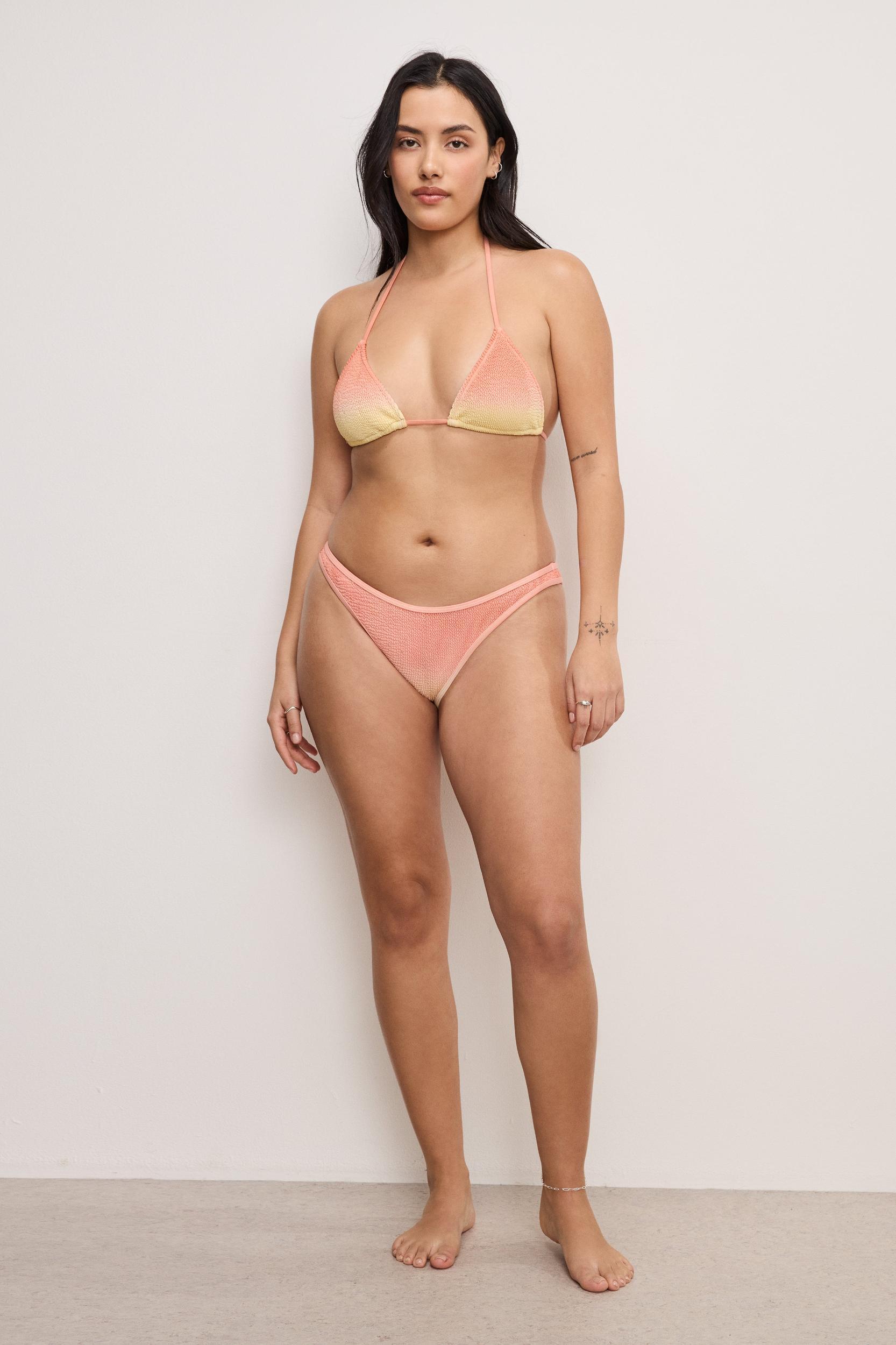 ALWAYS FITS TRIANGLE BIKINI TOP | PEACH RING001 Product Image