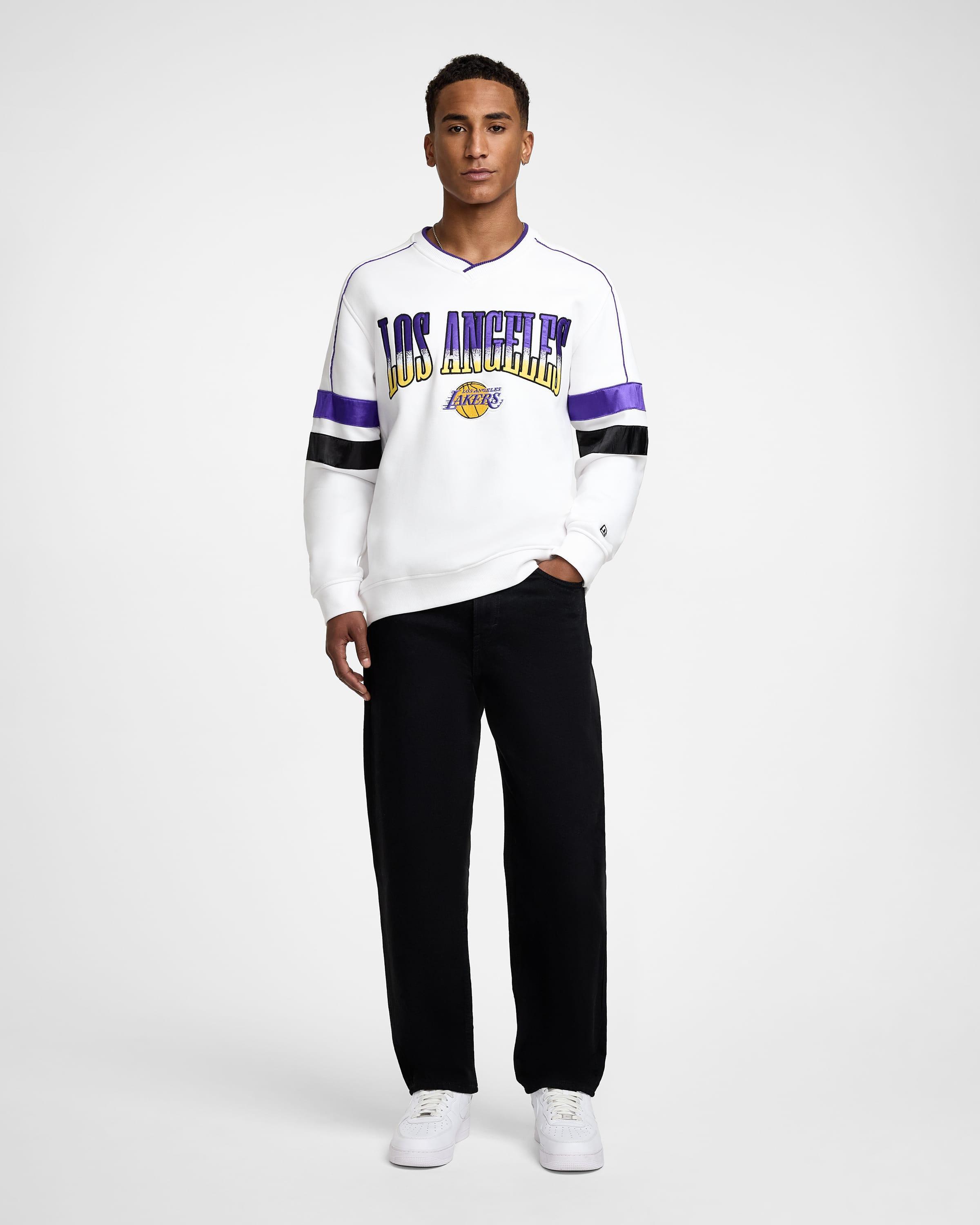 Milwaukee Bucks Sport Classics White Crewneck Male Product Image