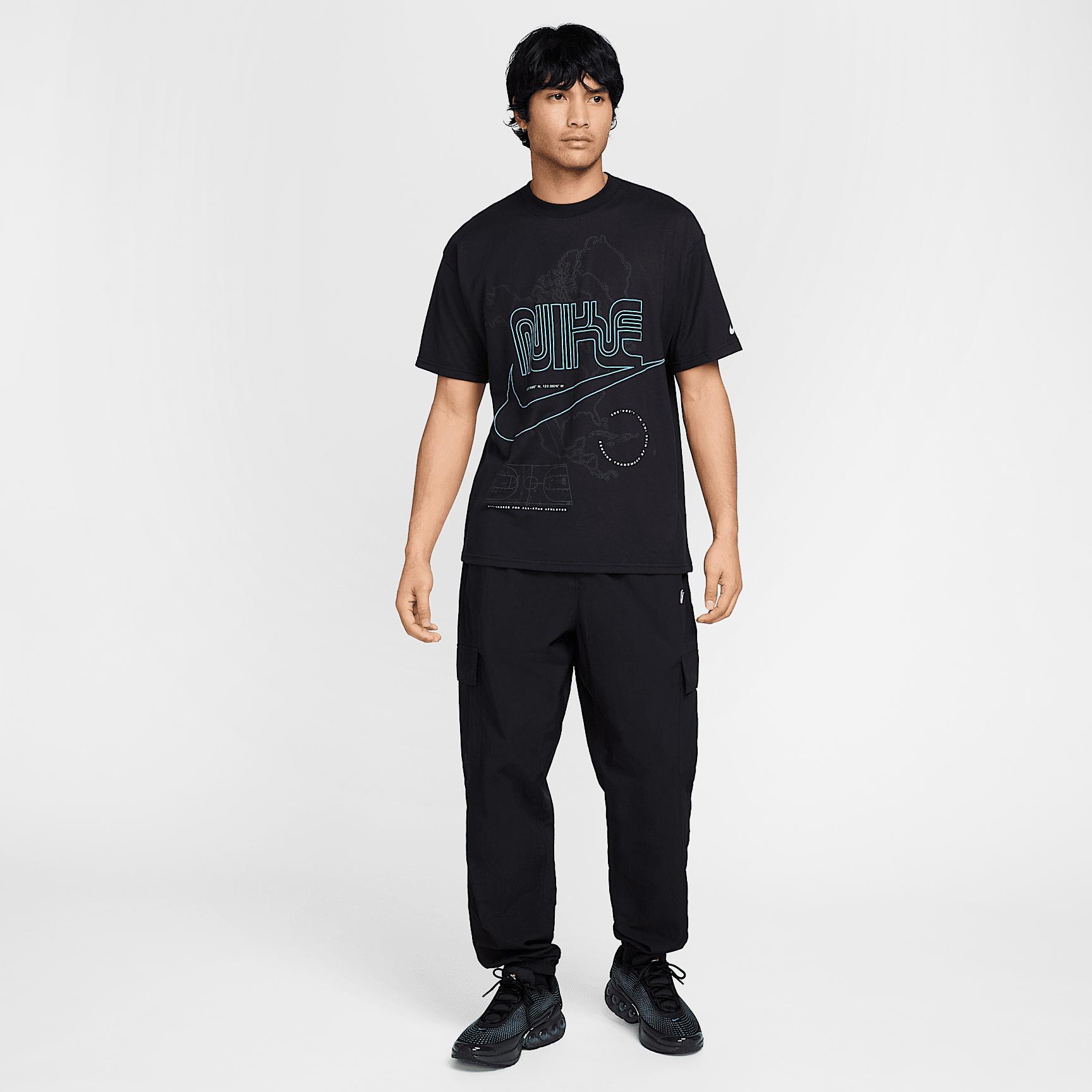 Nike Sportswear Men's Max90 T-Shirt Product Image