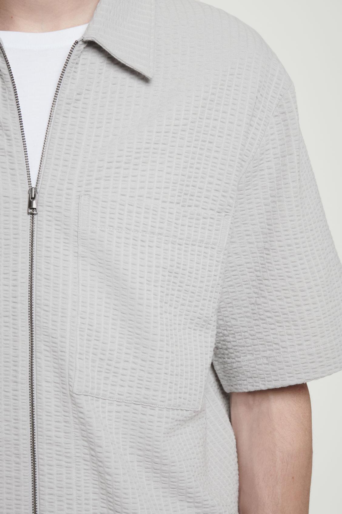 RELAXED SEERSUCKER COTTON ZIPPED SHIRT Product Image