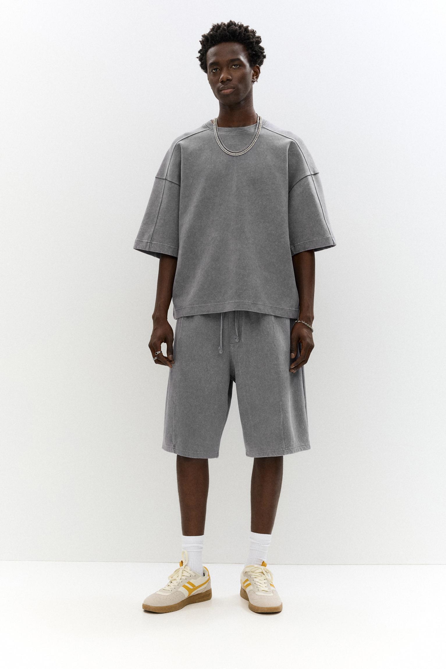 Boxy short sleeve sweatshirt Product Image