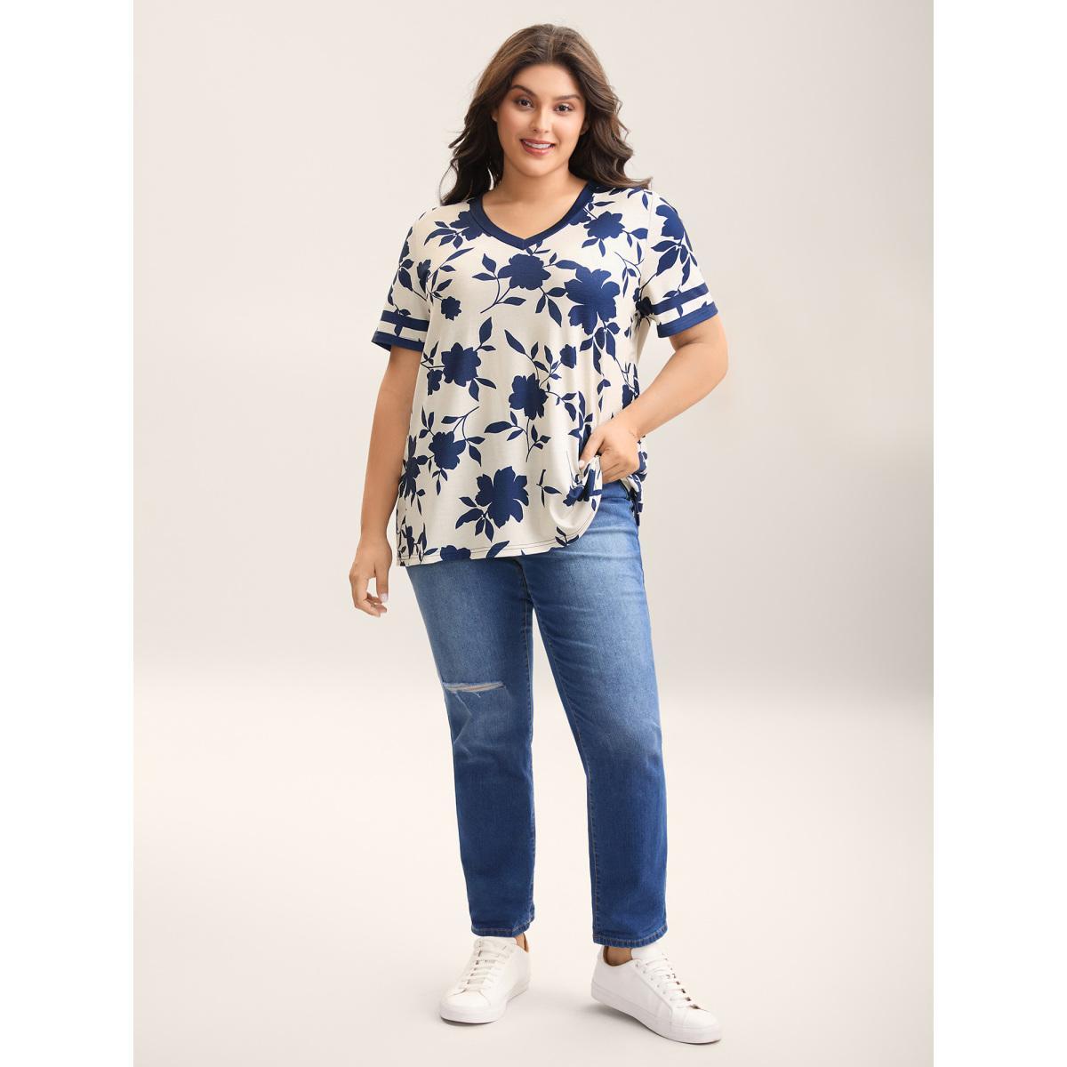 Plus Size Silhouette Floral Print Contrast Hem T-Shirt Apricot Women Casual Contrast Natural Flowers V-neck Everyday T-shirts BloomChic 18-20/2X Product Image