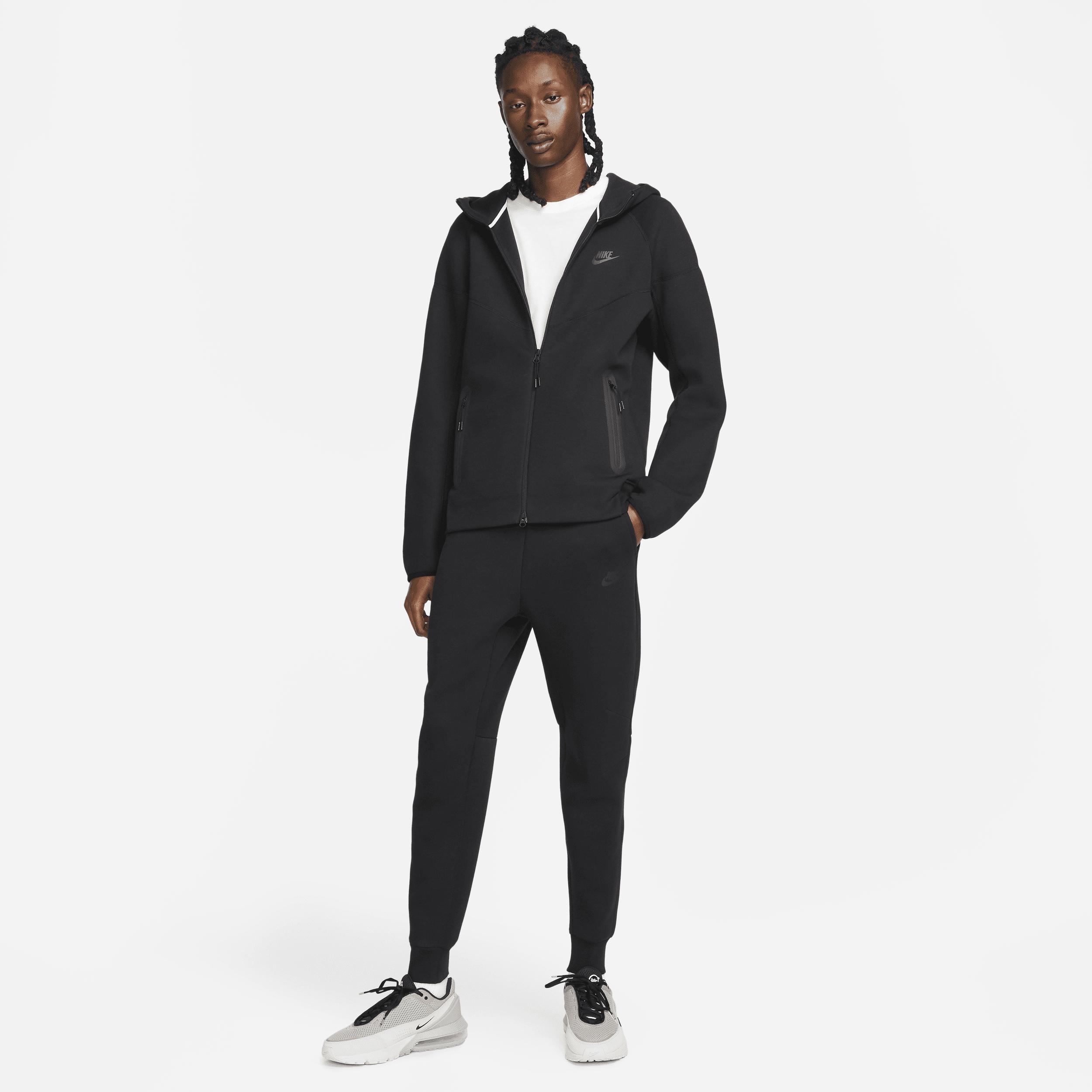 Nike Tech Fleece joggers in black Product Image